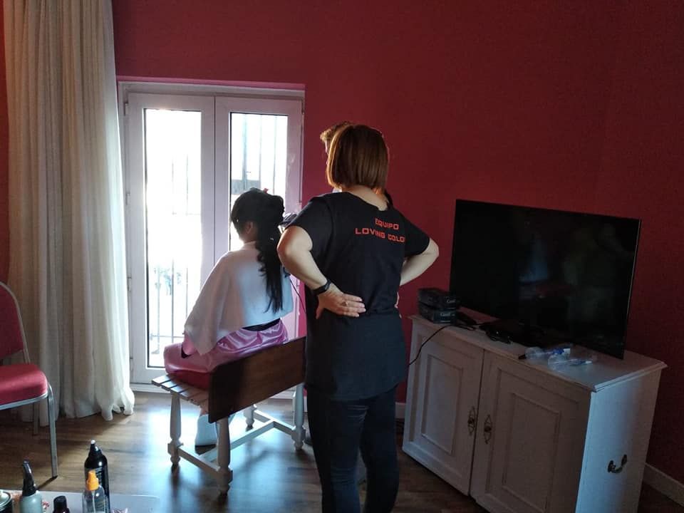 Servicio a domicilio para novias y otros eventos: Peluquería y estética de Loving Colors Servicio a domicilio para novias y otros eventos: Peluquería y estética de Loving Colors