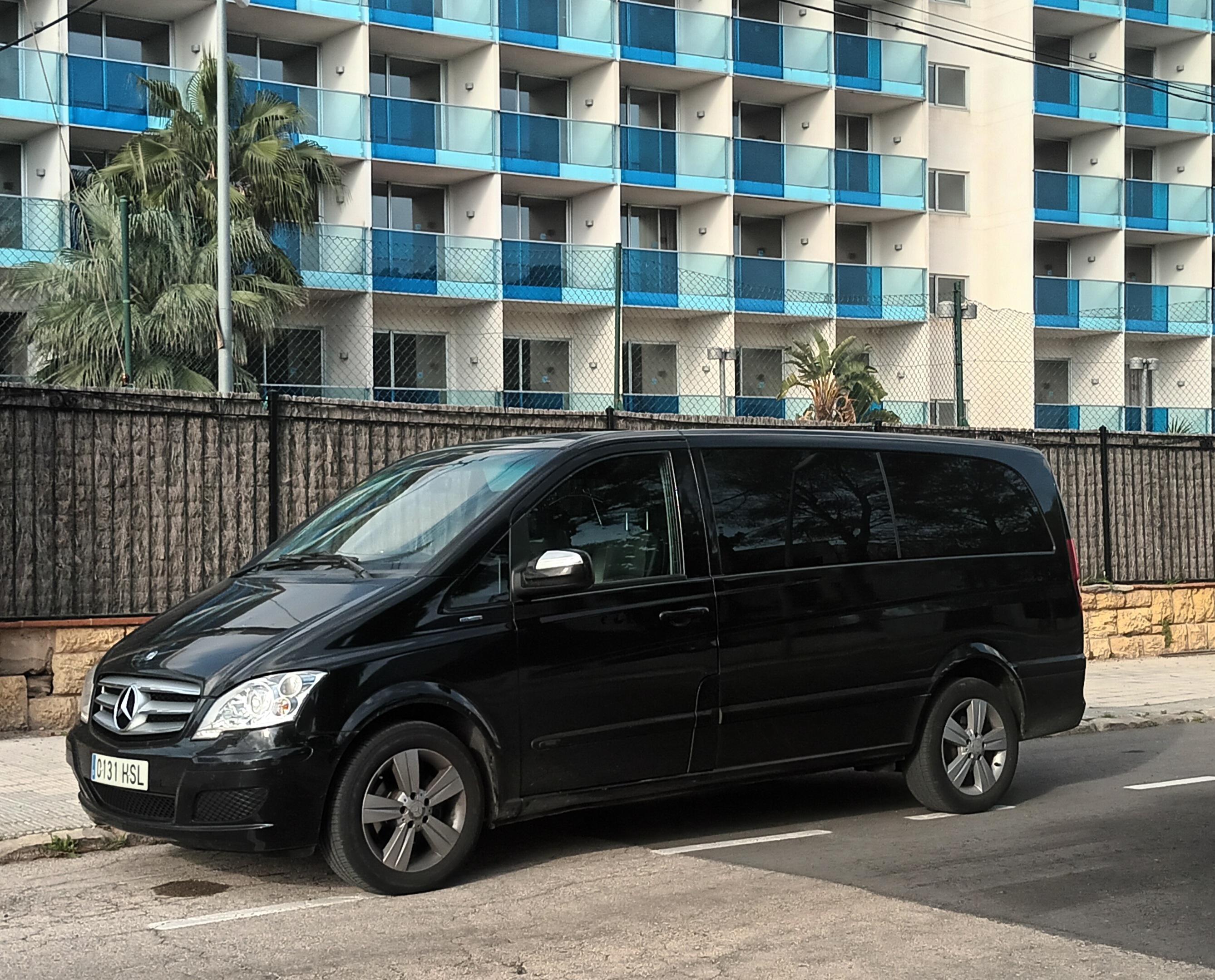 Vehículo de alta gama: Servicios de Taxi Alonso Vehículo de alta gama: Servicios de Taxi Alonso