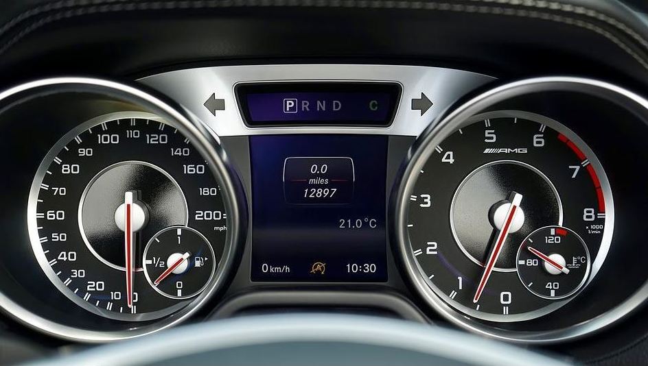 Controlar niveles: Taller del Automóvil de Redauto La Palma Controlar niveles: Taller del Automóvil de Redauto La Palma