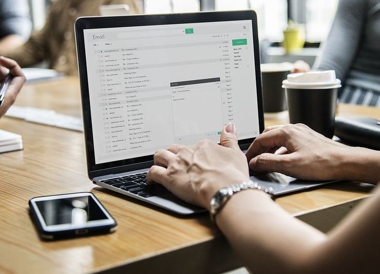 ENGLISH FOR WORK SKILLS TELEPHONING AND EMAILS: Cursos de Oxford School of English ENGLISH FOR WORK SKILLS TELEPHONING AND EMAILS: Cursos de Oxford School of English