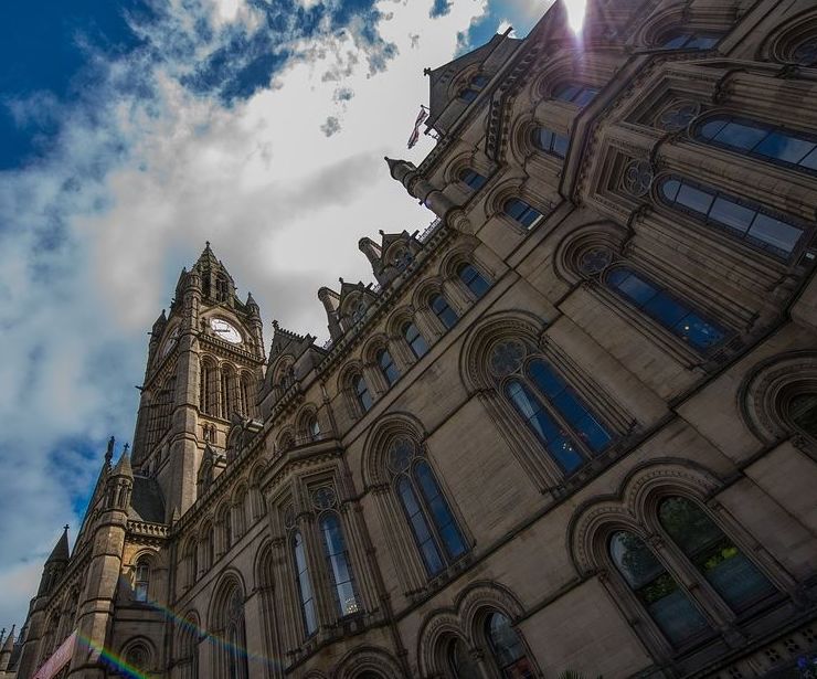 CURSO PARA ADULTOS EN MANCHESTER, REINO UNIDO: Cursos de Oxford School of English CURSO PARA ADULTOS EN MANCHESTER, REINO UNIDO: Cursos de Oxford School of English