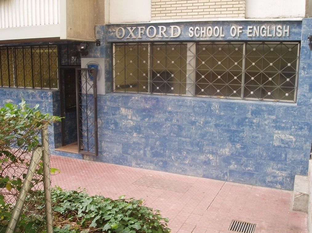 Centro C/ Camarena, 82