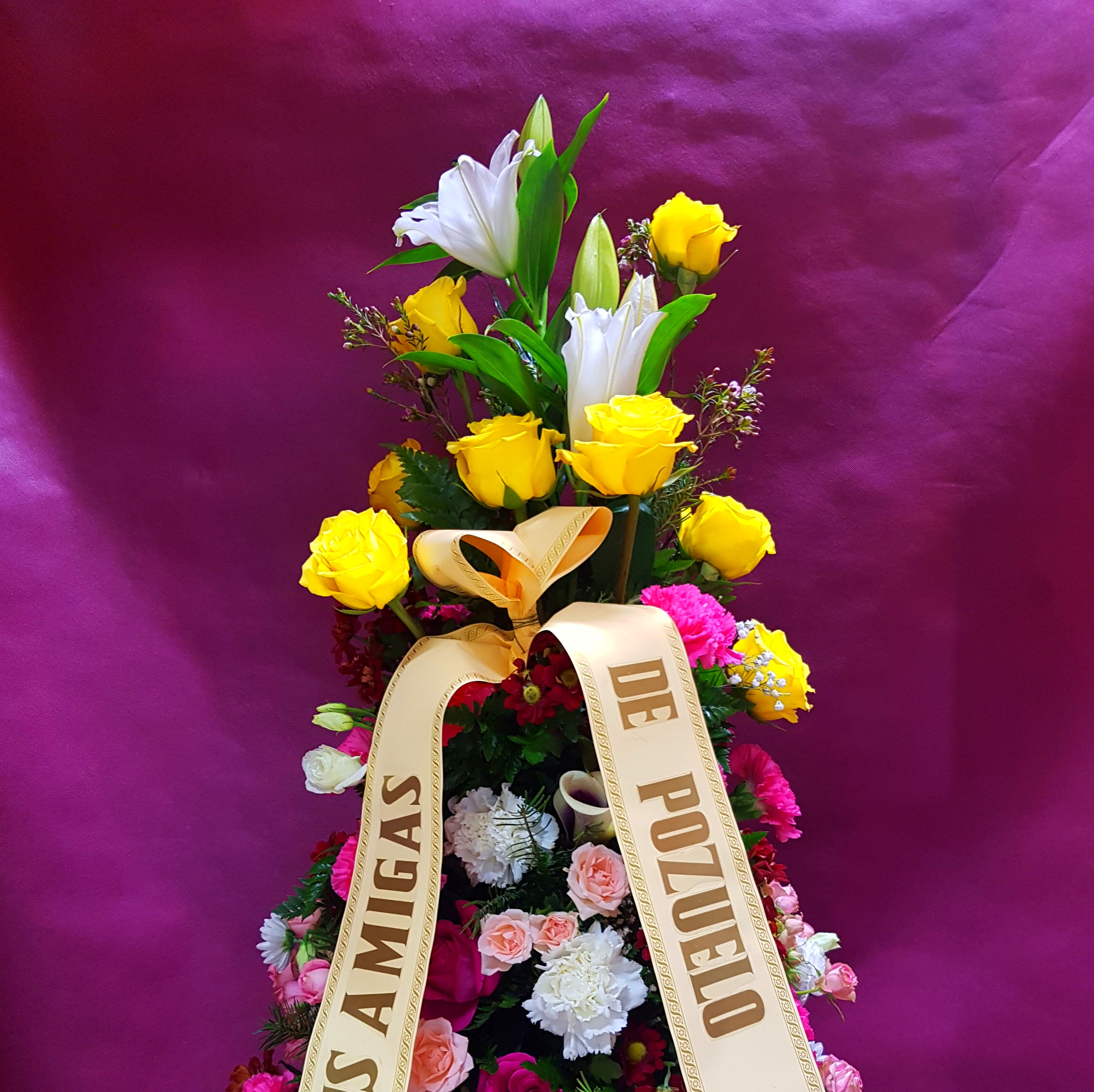 Almohadones funerarios: Servicios de Ixora Floristas Almohadones funerarios: Servicios de Ixora Floristas
