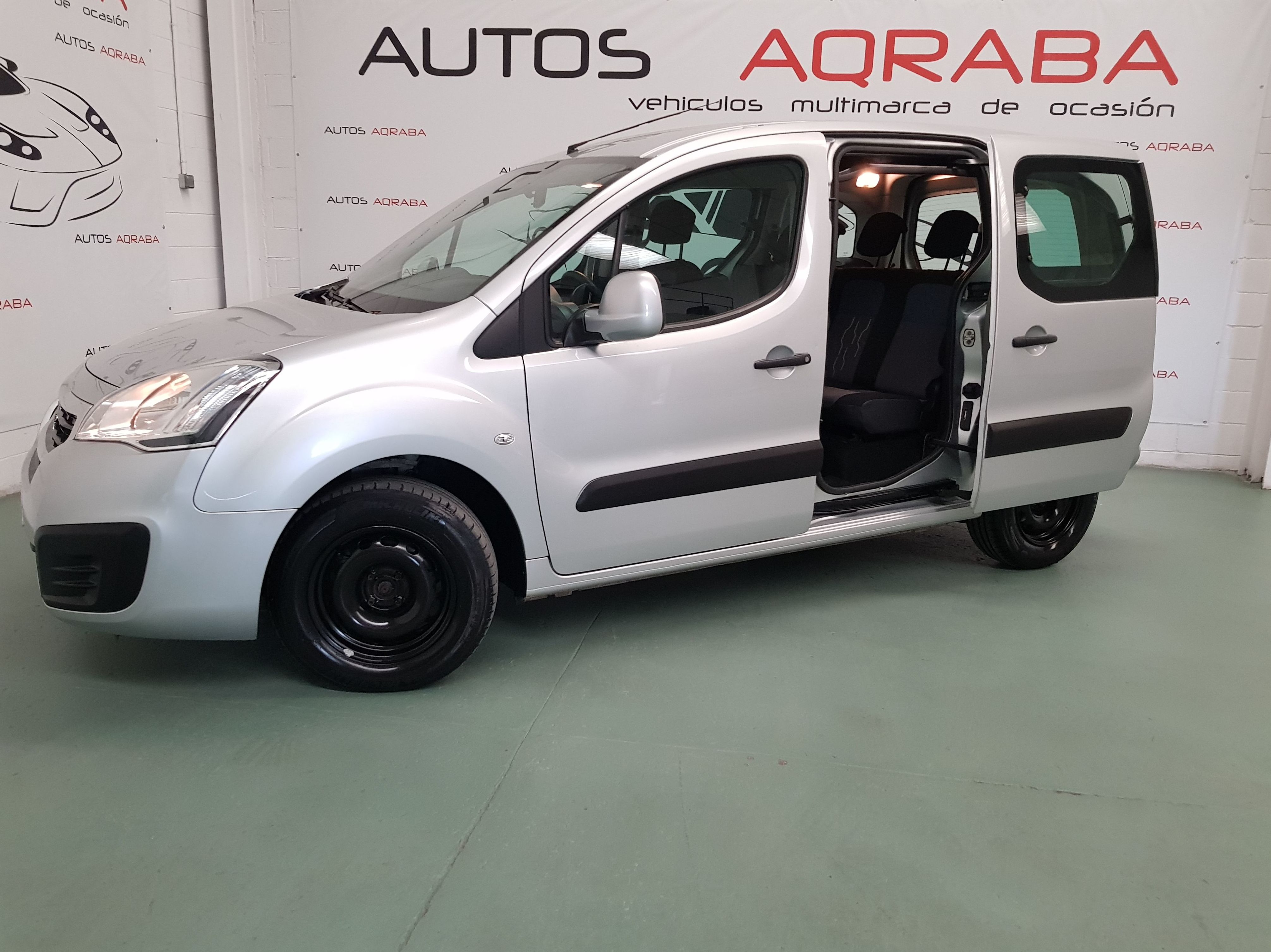 PEUGEOT Partner TEPEE Access 1.6 BlueHDi 75 4p.: Servicios de Autos Aqraba PEUGEOT Partner TEPEE Access 1.6 BlueHDi 75 4p.: Servicios de Autos Aqraba