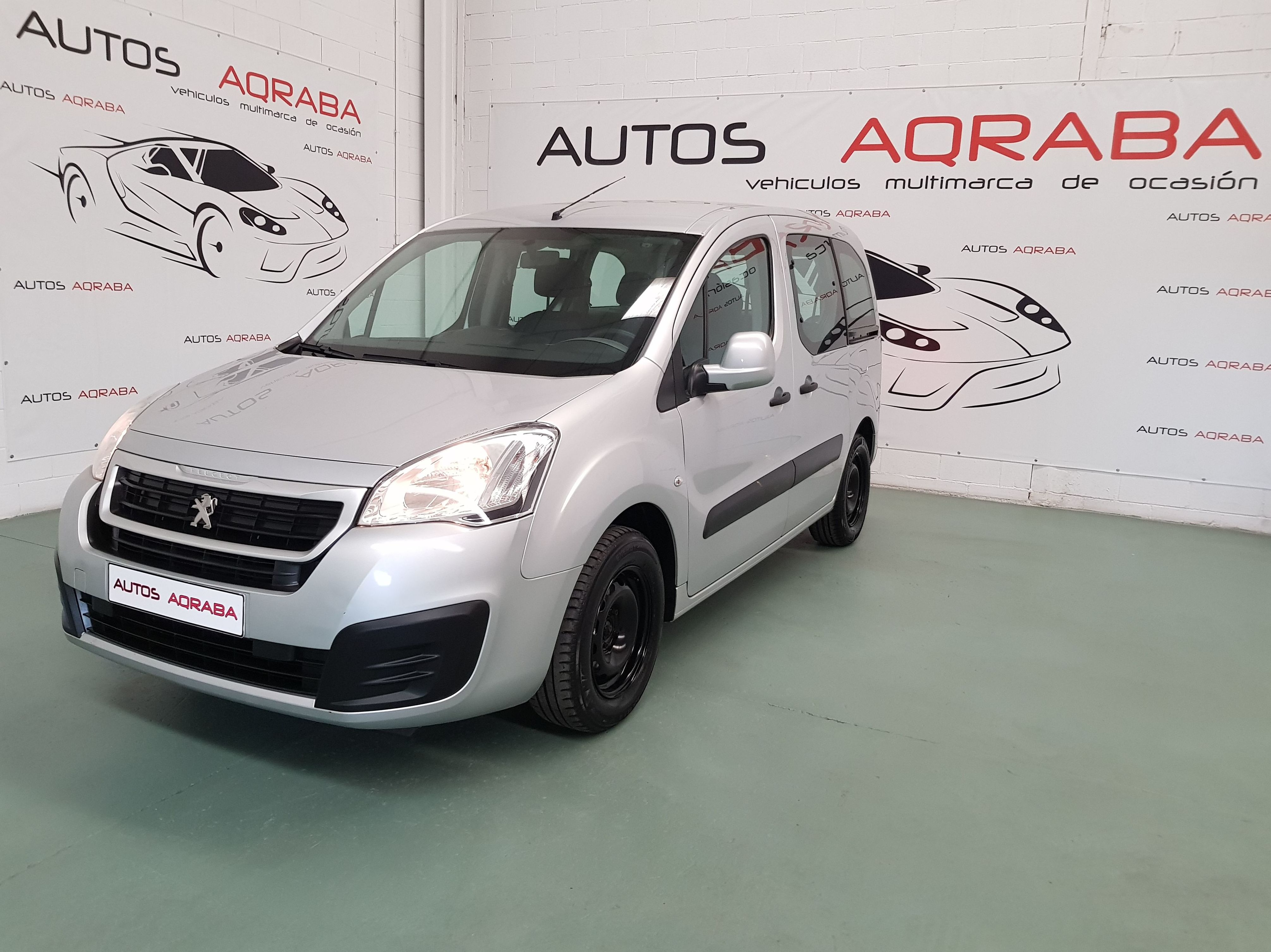 PEUGEOT Partner TEPEE Access 1.6 BlueHDi 75 4p.: Servicios de Autos Aqraba PEUGEOT Partner TEPEE Access 1.6 BlueHDi 75 4p.: Servicios de Autos Aqraba