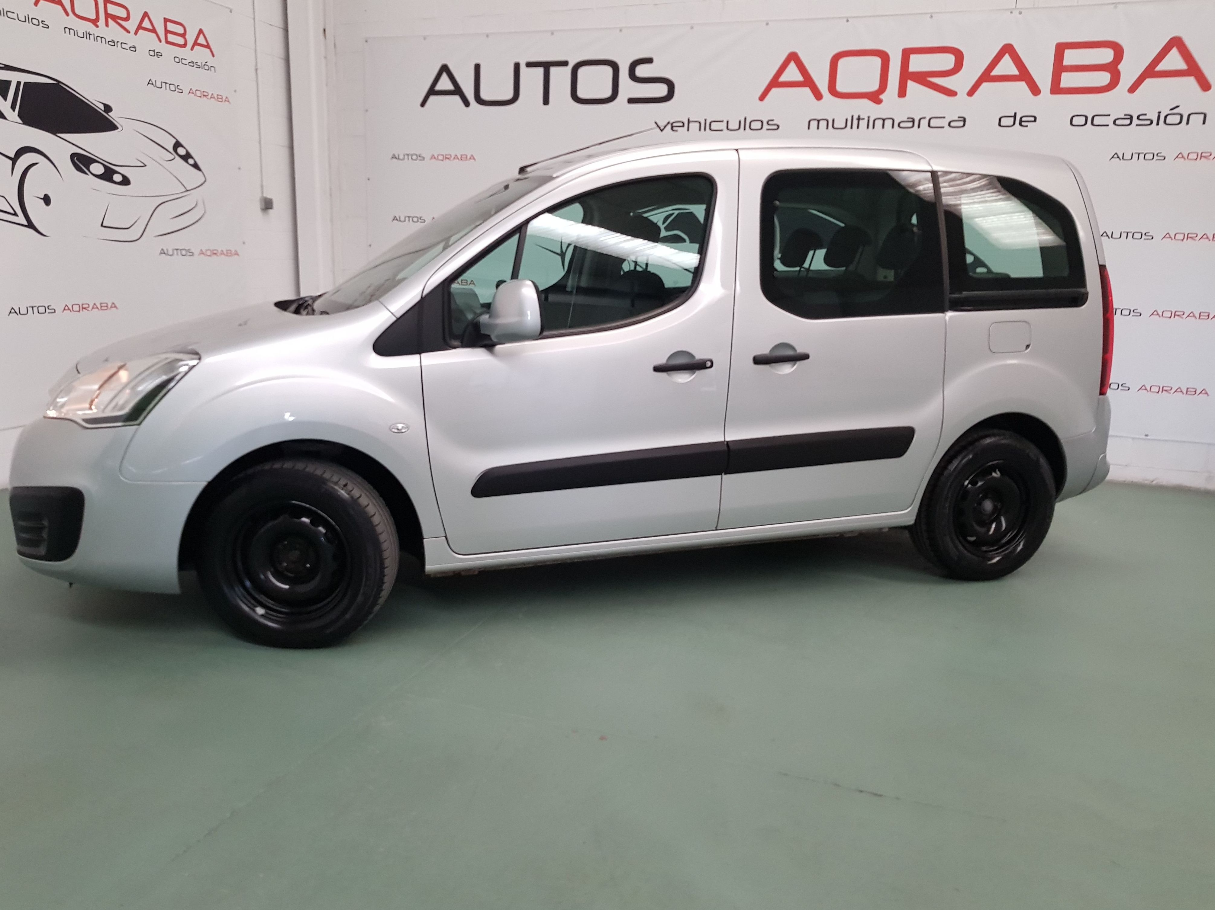 PEUGEOT Partner TEPEE Access 1.6 BlueHDi 75 4p.: Servicios de Autos Aqraba PEUGEOT Partner TEPEE Access 1.6 BlueHDi 75 4p.: Servicios de Autos Aqraba