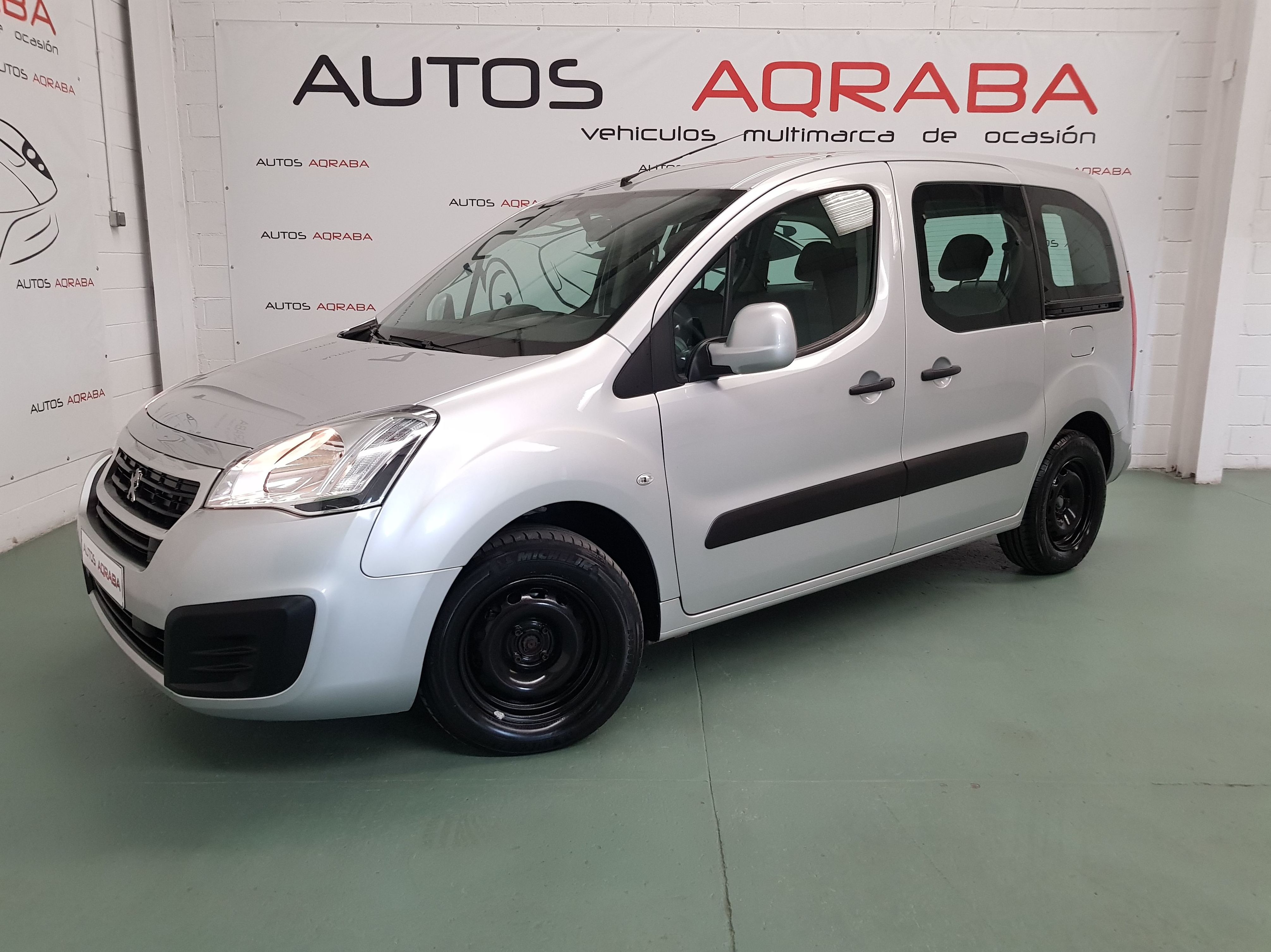 PEUGEOT Partner TEPEE Access 1.6 BlueHDi 75 4p.: Servicios de Autos Aqraba PEUGEOT Partner TEPEE Access 1.6 BlueHDi 75 4p.: Servicios de Autos Aqraba