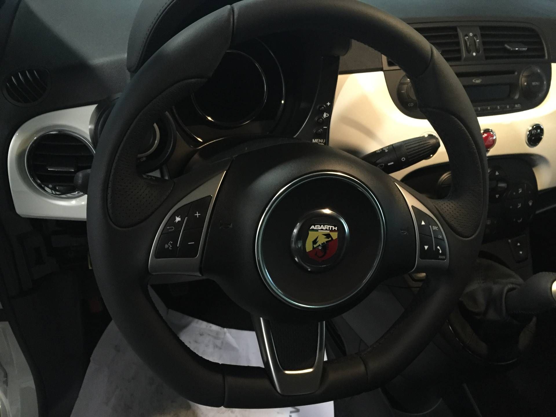 Abarth 500 1.4: Servicios de Comercial Víctor Abarth 500 1.4: Servicios de Comercial Víctor