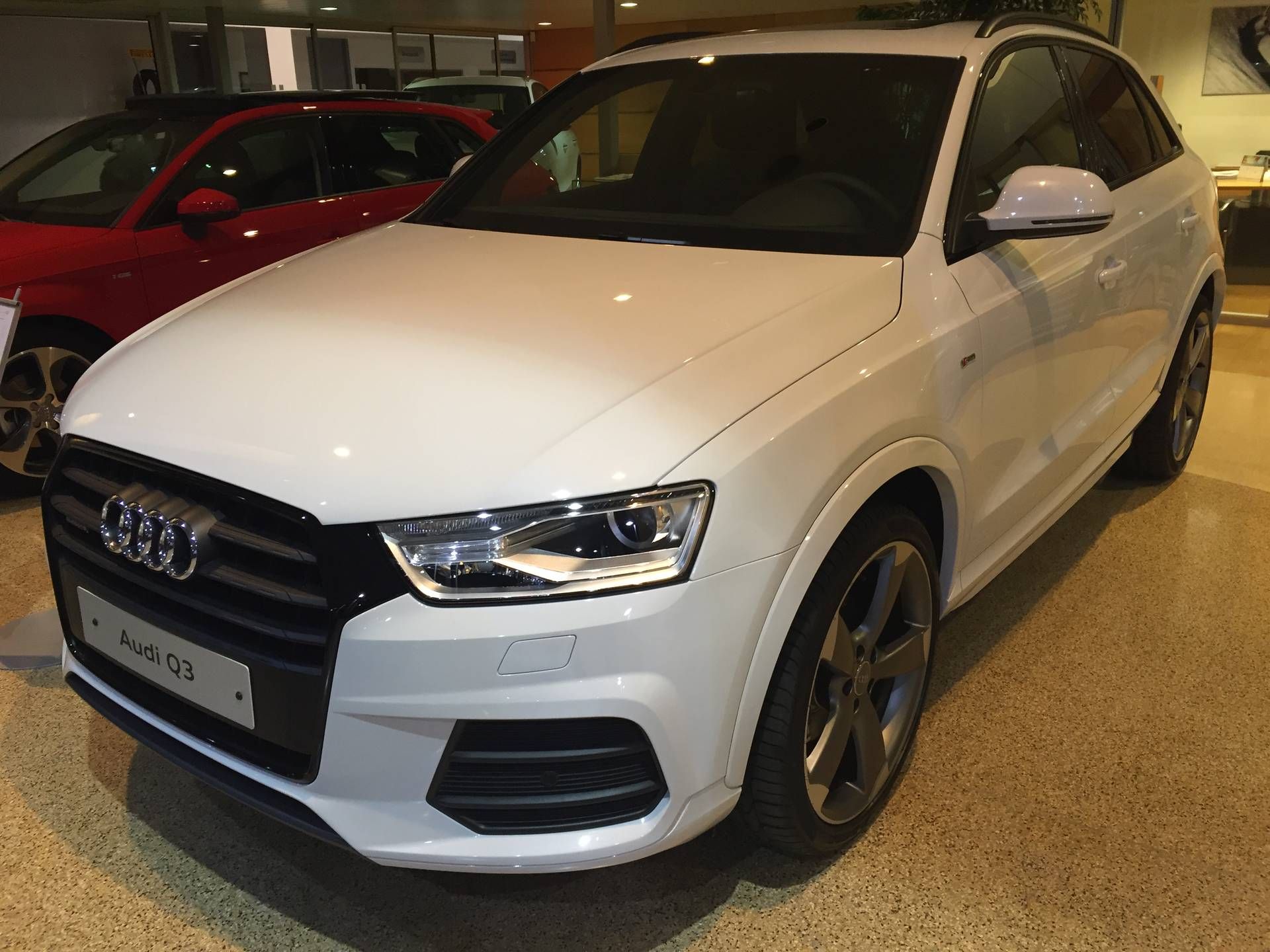 Audi Q3 AUT 150 cv Sline: Servicios de Comercial Víctor Audi Q3 AUT 150 cv Sline: Servicios de Comercial Víctor