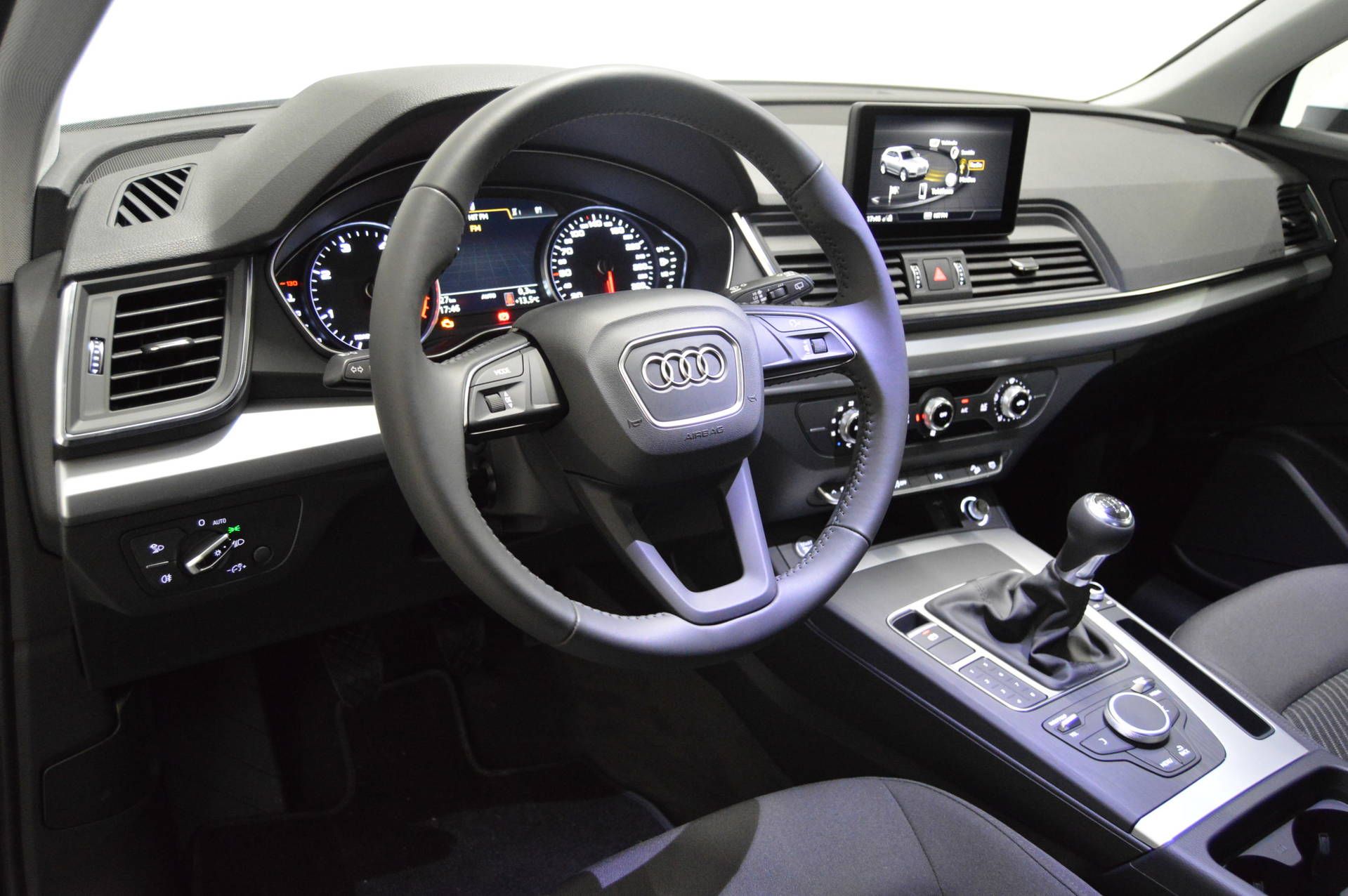 Audi Q5 New Model: Servicios de Comercial Víctor Audi Q5 New Model: Servicios de Comercial Víctor
