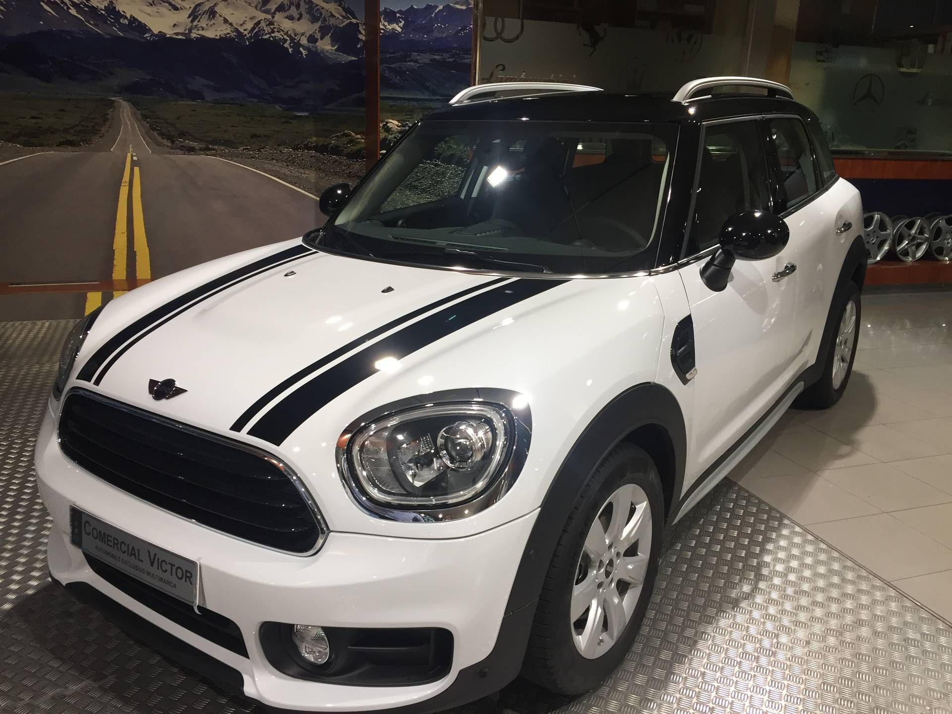 Mini: Servicios de Comercial Víctor Mini: Servicios de Comercial Víctor