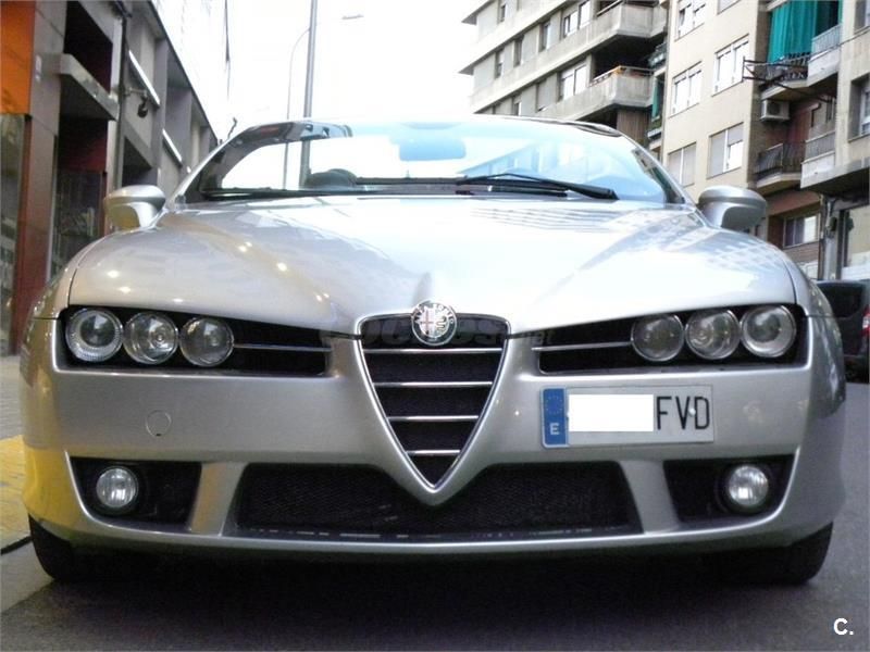 Alfa Romeo Spider 2.4 JTDm Distinctive 2p.: Servicios de Comercial Víctor Alfa Romeo Spider 2.4 JTDm Distinctive 2p.: Servicios de Comercial Víctor