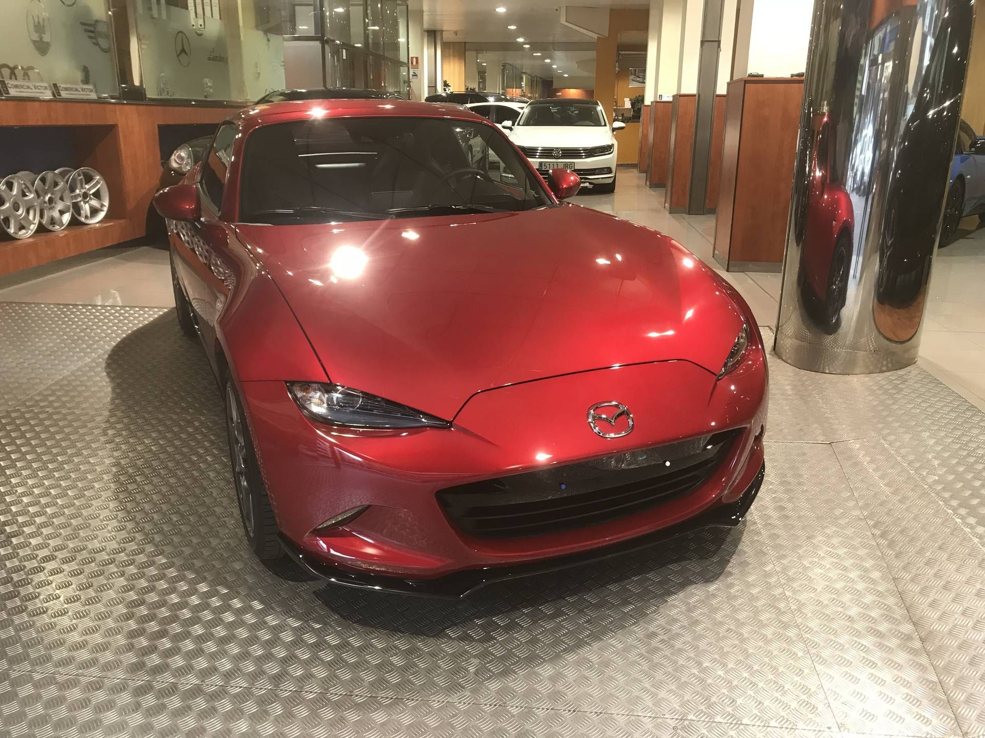 Mazda MX5 2018: Servicios de Comercial Víctor Mazda MX5 2018: Servicios de Comercial Víctor