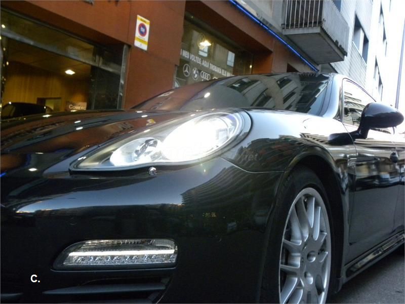 Porsche Panamera 3.0 TD Tiptronic 5p.: Servicios de Comercial Víctor Porsche Panamera 3.0 TD Tiptronic 5p.: Servicios de Comercial Víctor