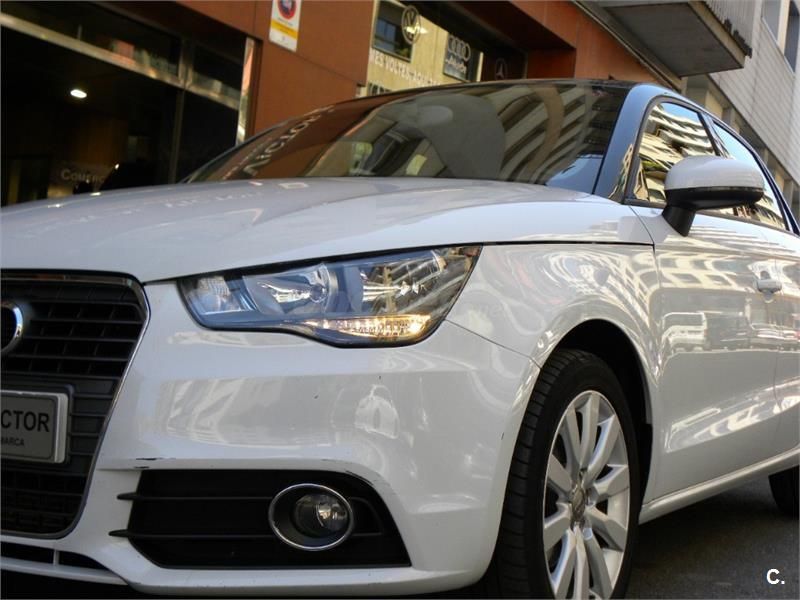 AUDI A1 Sportback 1.4 TDI 90CV ultra Adrenalin 5p.: Servicios de Comercial Víctor AUDI A1 Sportback 1.4 TDI 90CV ultra Adrenalin 5p.: Servicios de Comercial Víctor