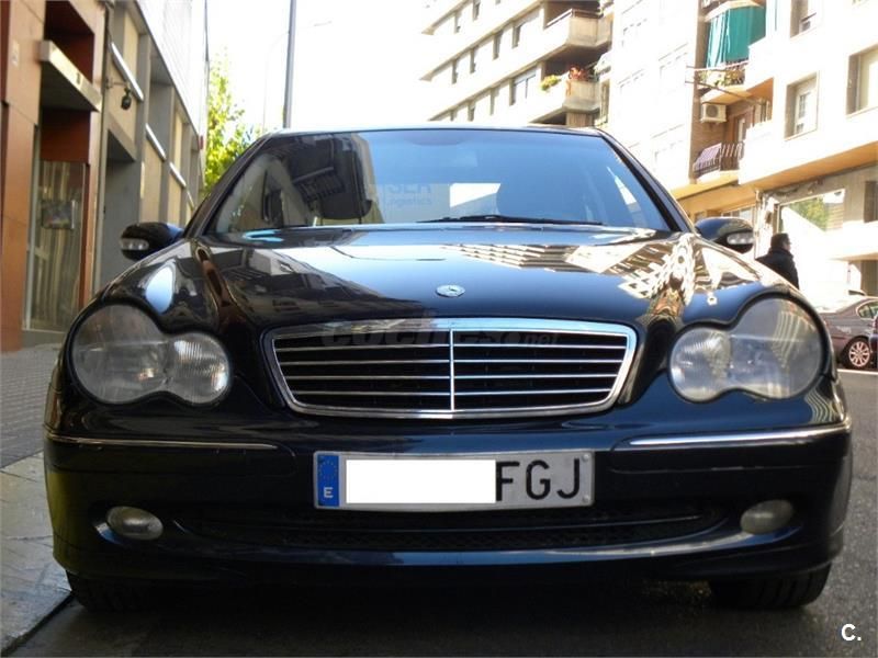 Mercedes-Benz Clase C C 270 CDI Avantgarde 4p.: Servicios de Comercial Víctor Mercedes-Benz Clase C C 270 CDI Avantgarde 4p.: Servicios de Comercial Víctor