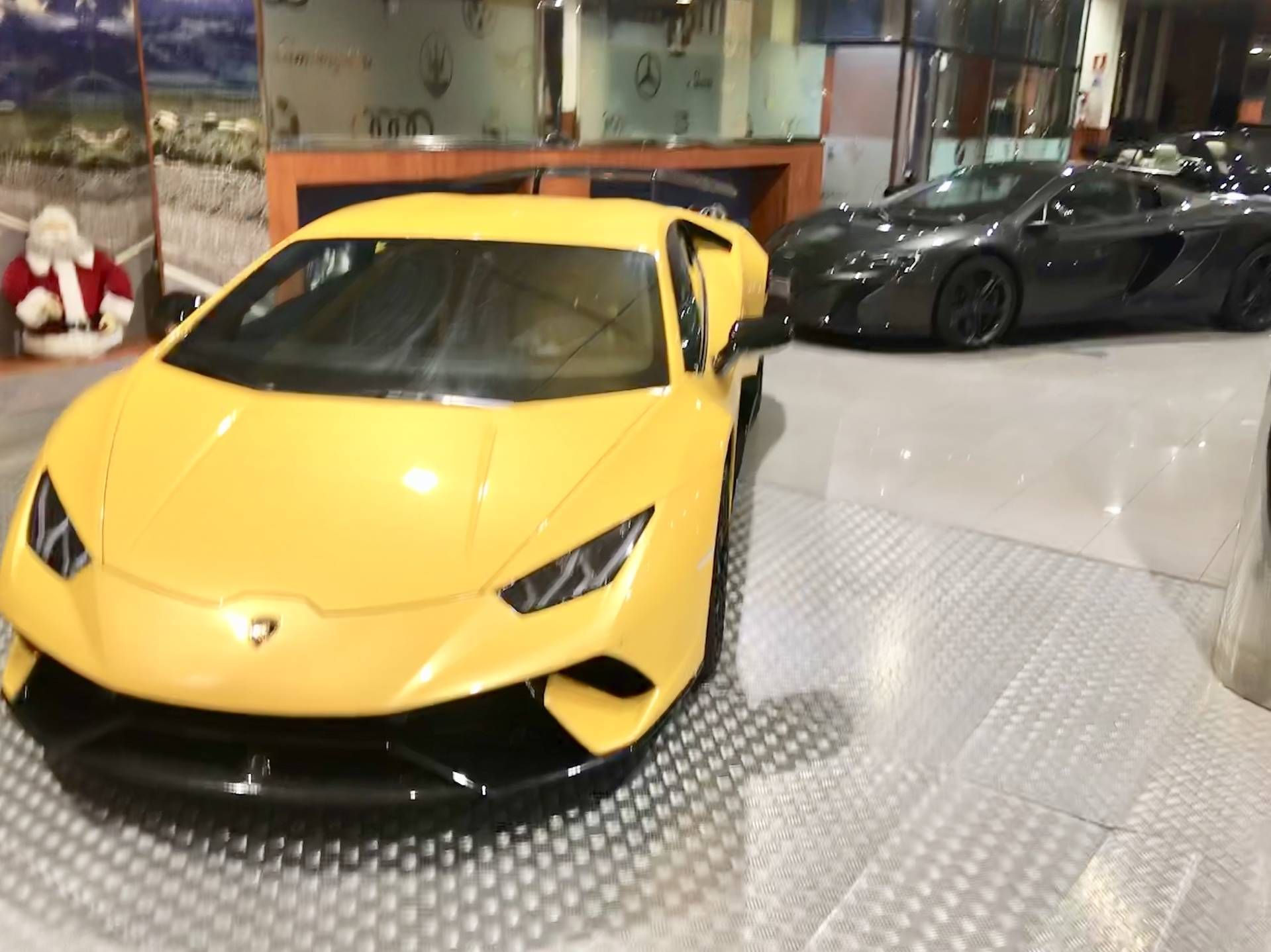 Lamborghini Huracán Performance: Servicios de Comercial Víctor Lamborghini Huracán Performance: Servicios de Comercial Víctor
