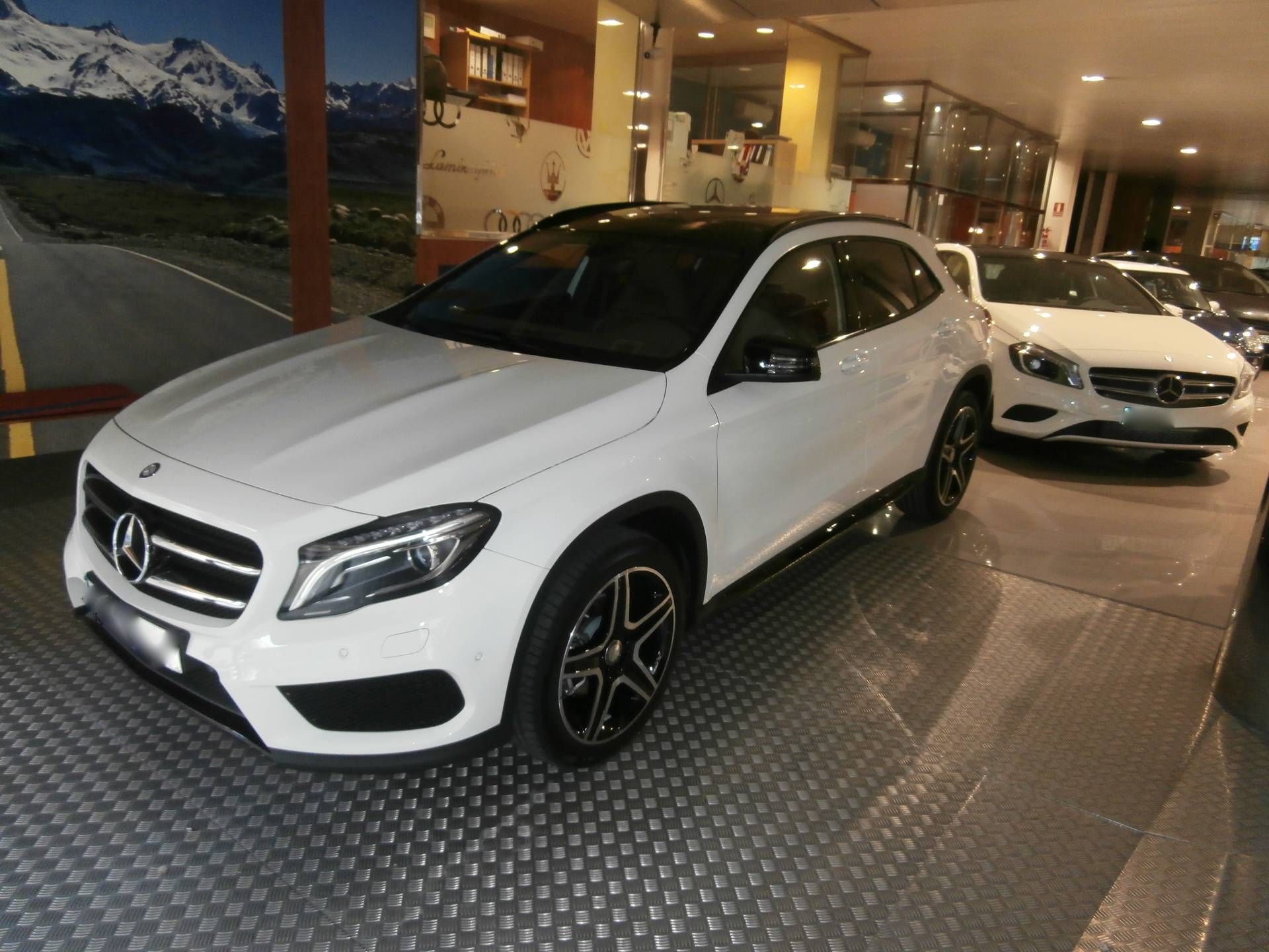 Mercedes GLA 200 CDI AMG: Servicios de Comercial Víctor Mercedes GLA 200 CDI AMG: Servicios de Comercial Víctor