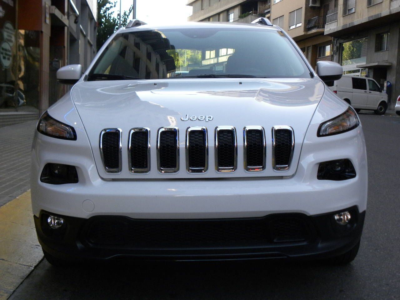 Jeep Cherokee 2.0d Longitude 4x2 140: Servicios de Comercial Víctor Jeep Cherokee 2.0d Longitude 4x2 140: Servicios de Comercial Víctor