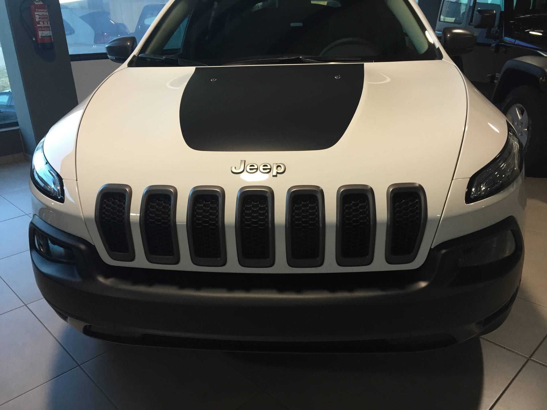 Jeep Cherokee 3.2: Servicios de Comercial Víctor Jeep Cherokee 3.2: Servicios de Comercial Víctor