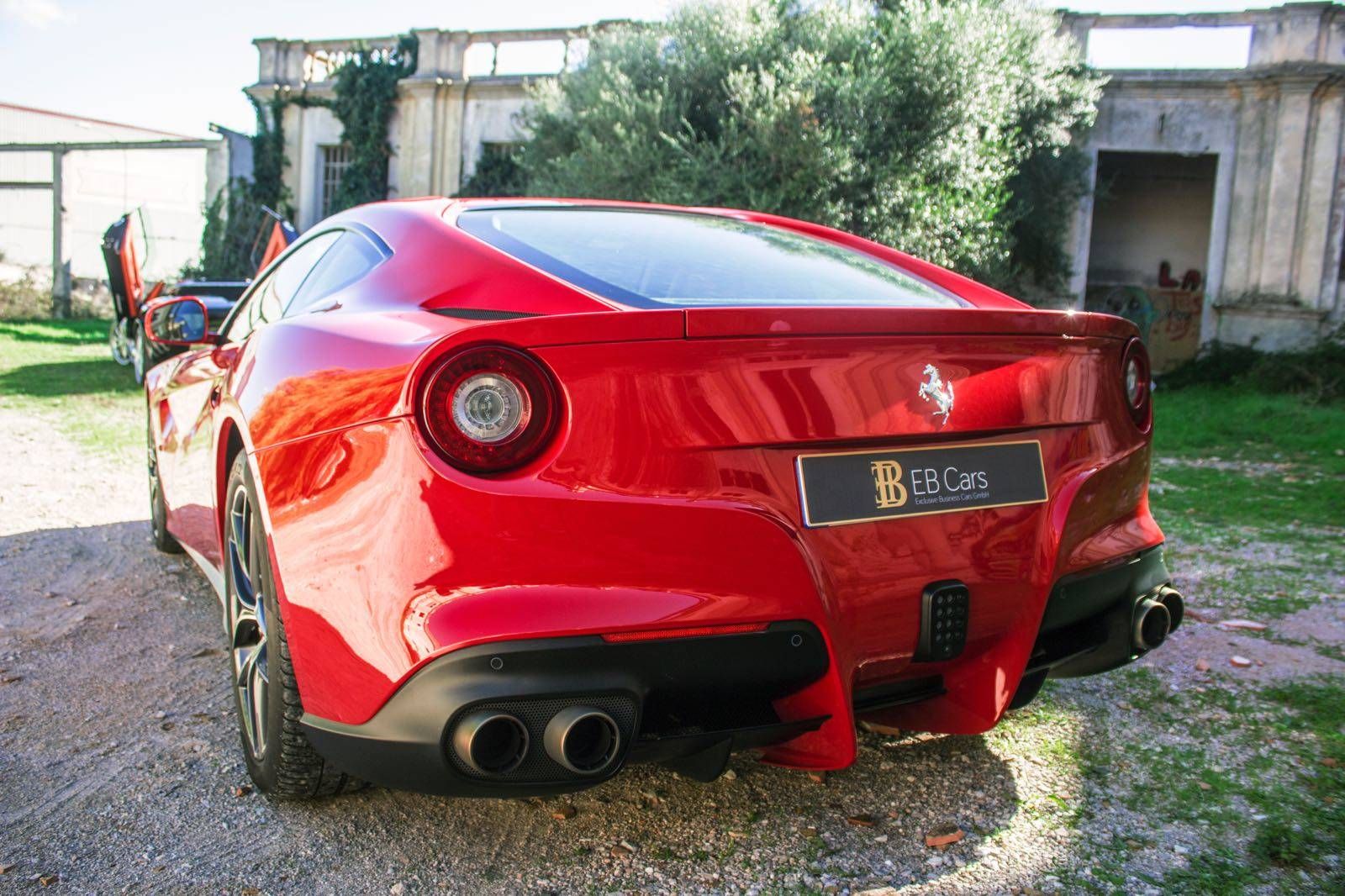 Ferrari: Servicios de Comercial Víctor Ferrari: Servicios de Comercial Víctor