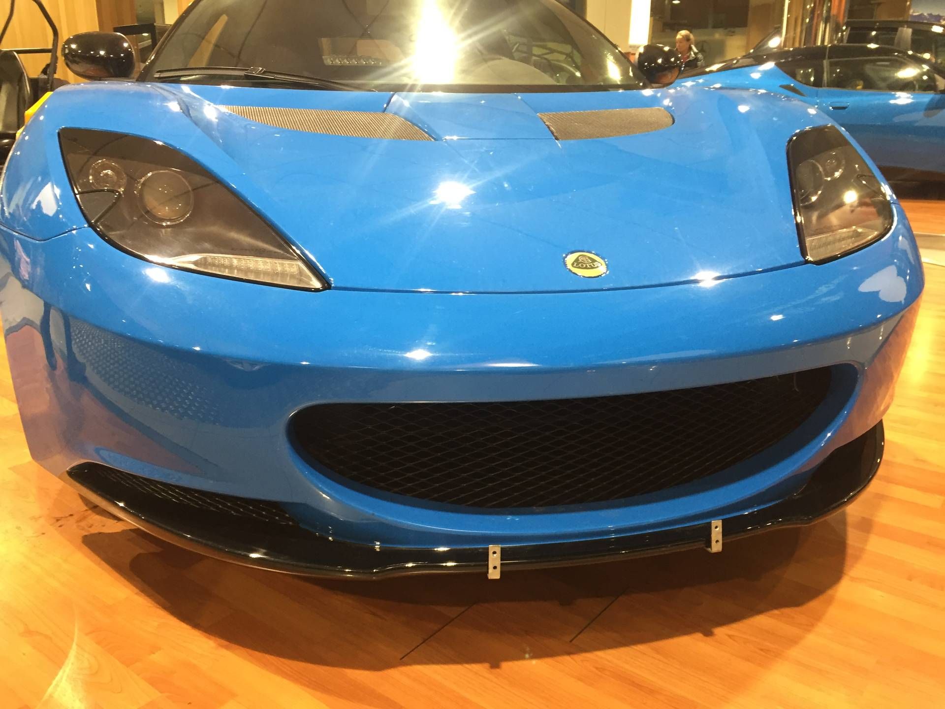 Lotus Évora S 3.5 V6 2 + 2: Servicios de Comercial Víctor Lotus Évora S 3.5 V6 2 + 2: Servicios de Comercial Víctor