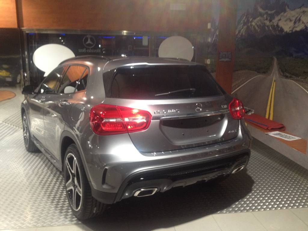 Mercedes GLA 220 CDI AMG: Servicios de Comercial Víctor Mercedes GLA 220 CDI AMG: Servicios de Comercial Víctor
