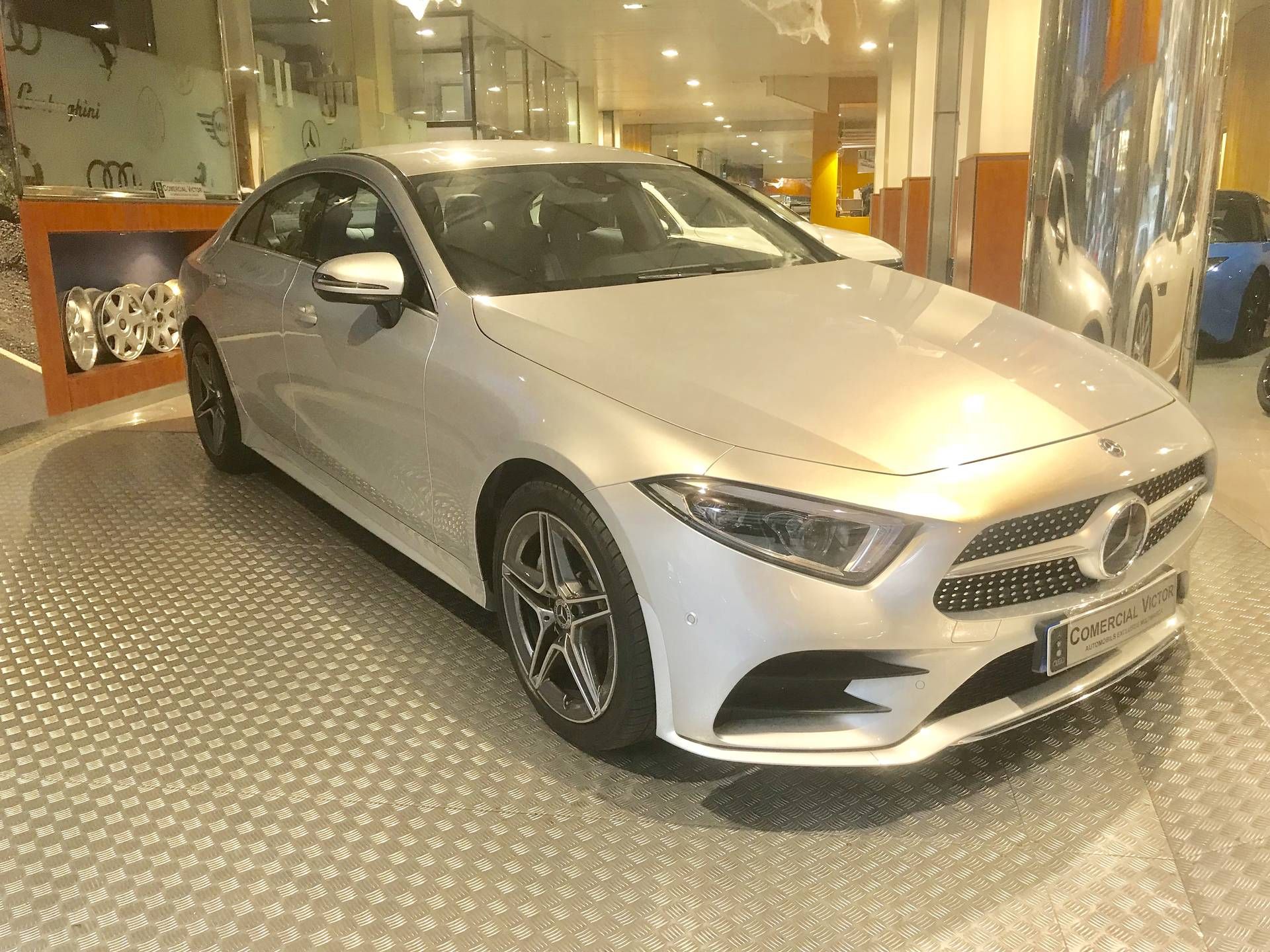 Mercedes CLS 450 2018: Servicios de Comercial Víctor Mercedes CLS 450 2018: Servicios de Comercial Víctor
