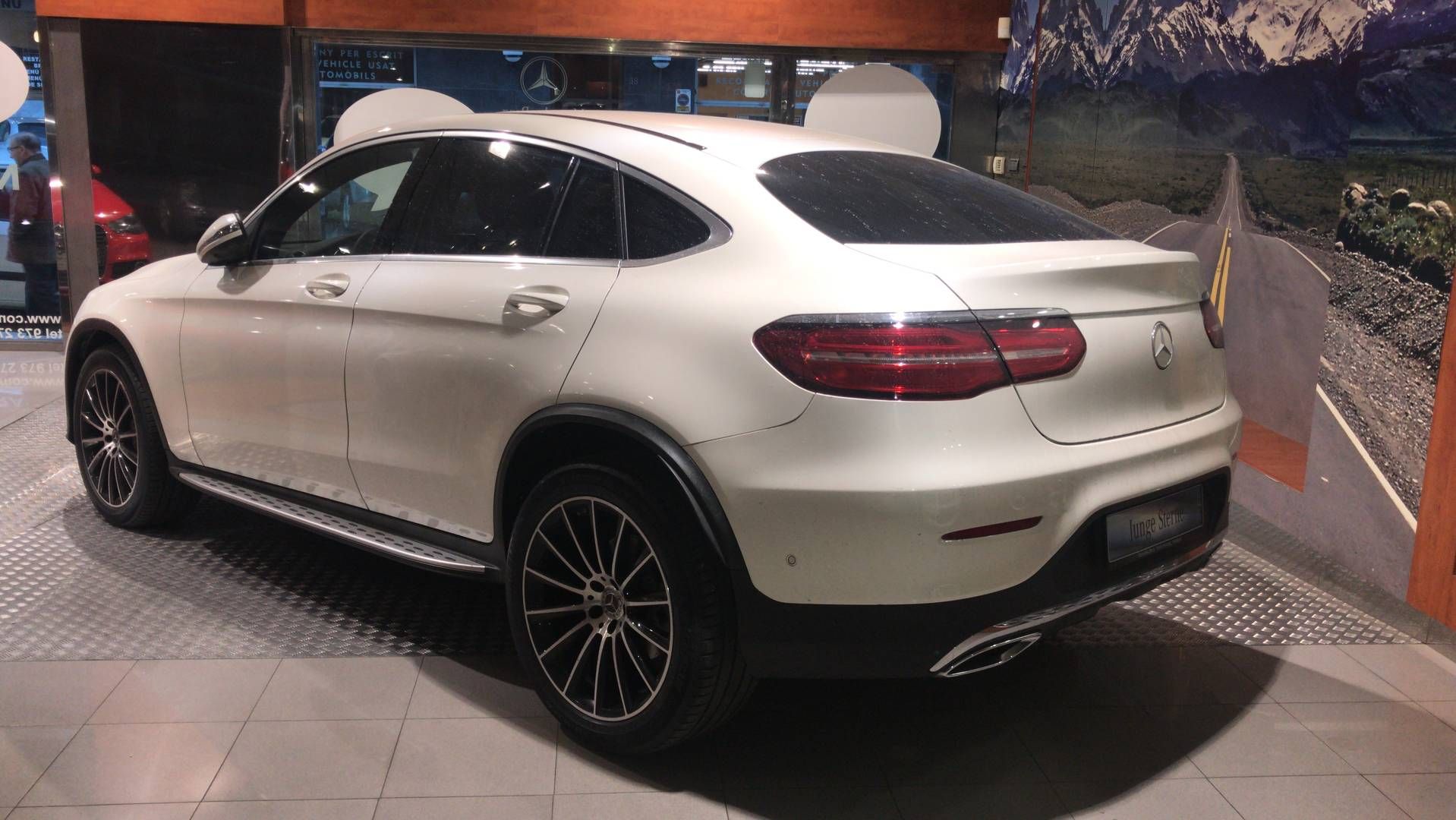Mercedes GLC 350 Coupé: Servicios de Comercial Víctor Mercedes GLC 350 Coupé: Servicios de Comercial Víctor
