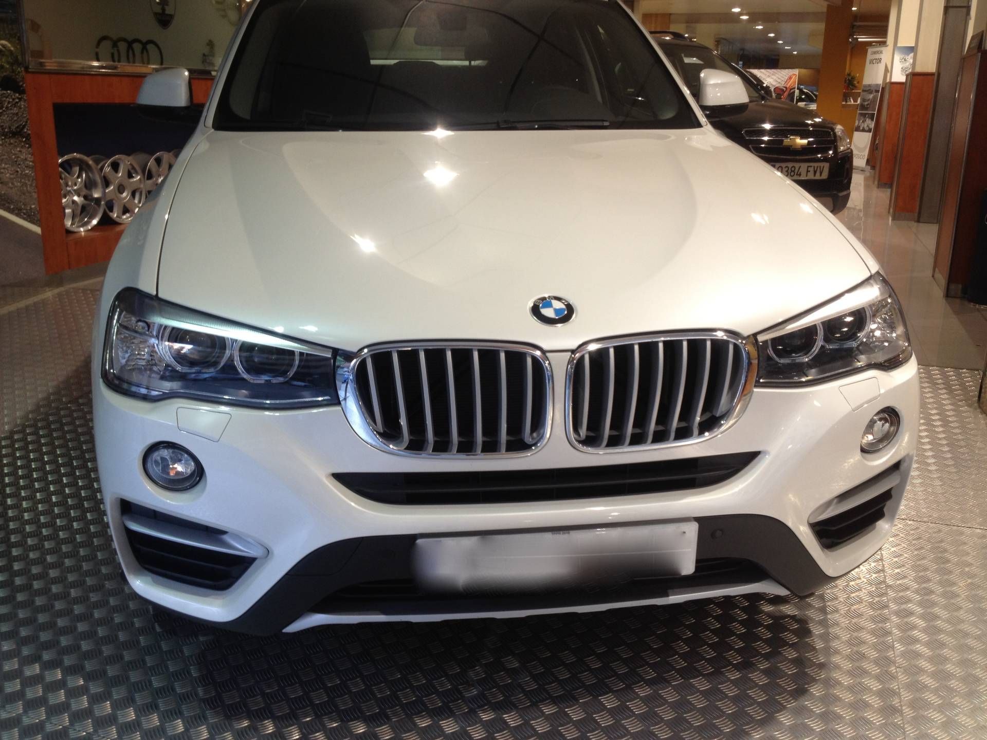 BMW X4 2.0d: Servicios de Comercial Víctor BMW X4 2.0d: Servicios de Comercial Víctor