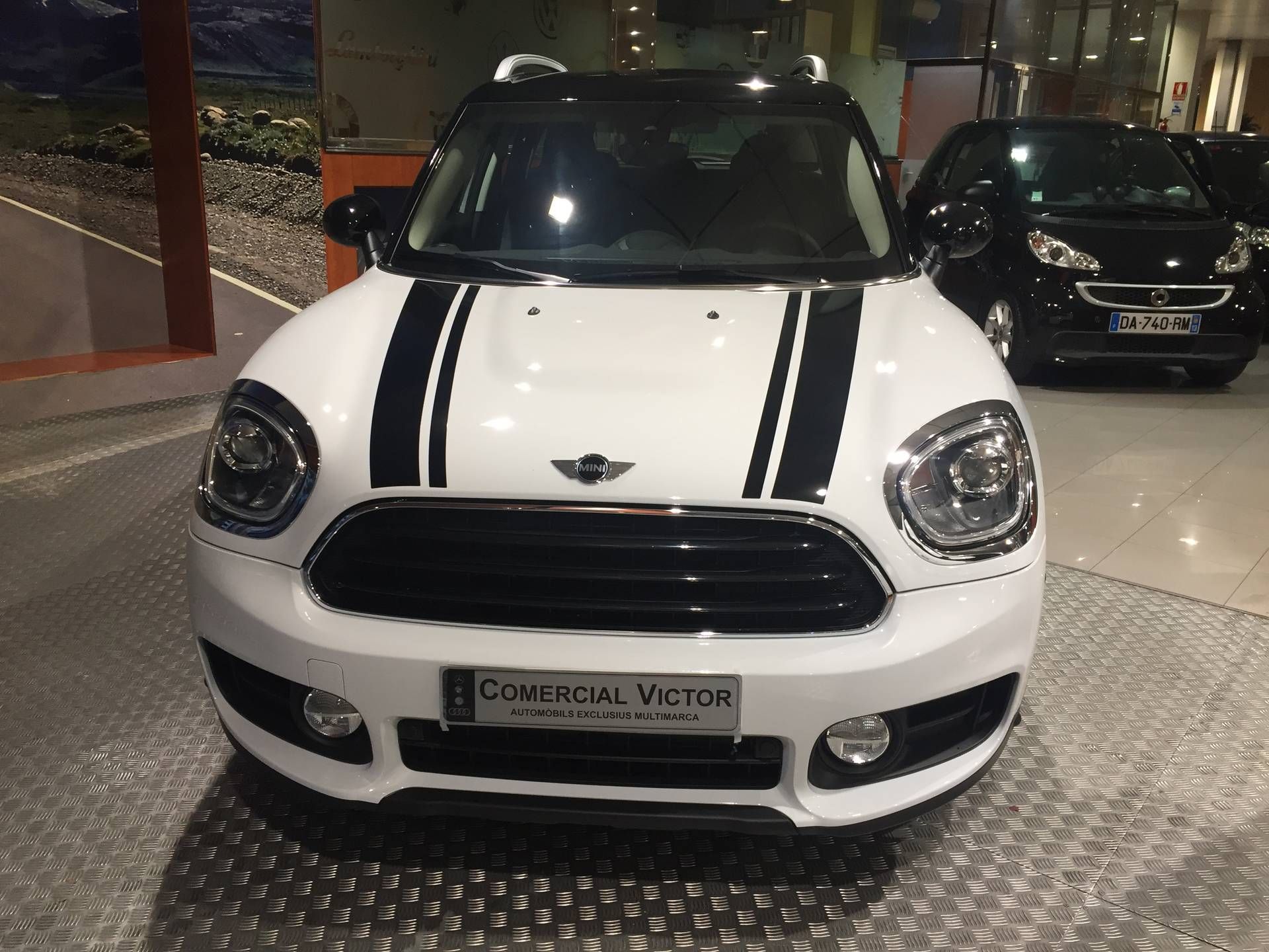 Mini: Servicios de Comercial Víctor Mini: Servicios de Comercial Víctor