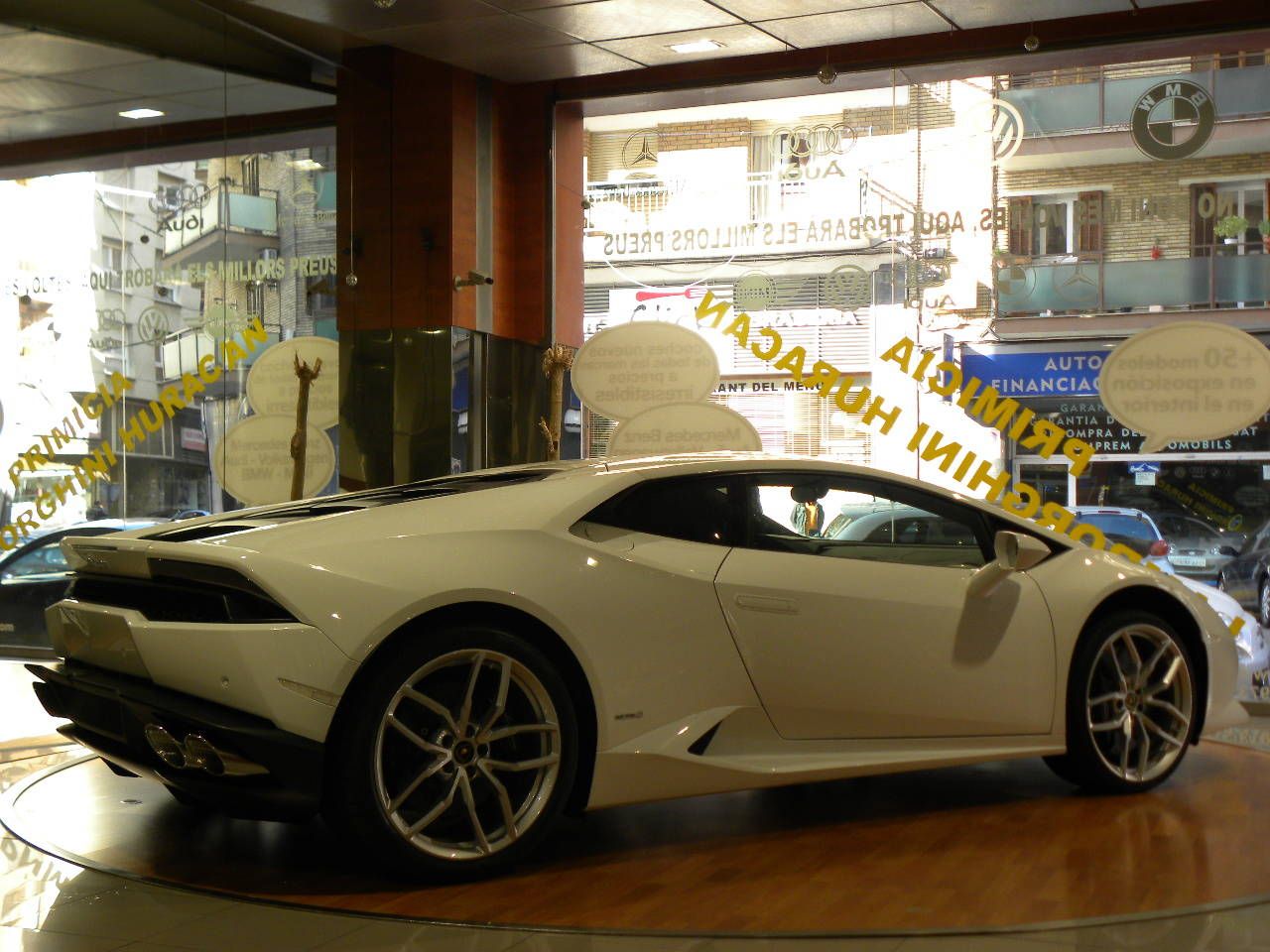 Lamborghini Huracán LP 610-4 5.2 v10: Servicios de Comercial Víctor Lamborghini Huracán LP 610-4 5.2 v10: Servicios de Comercial Víctor