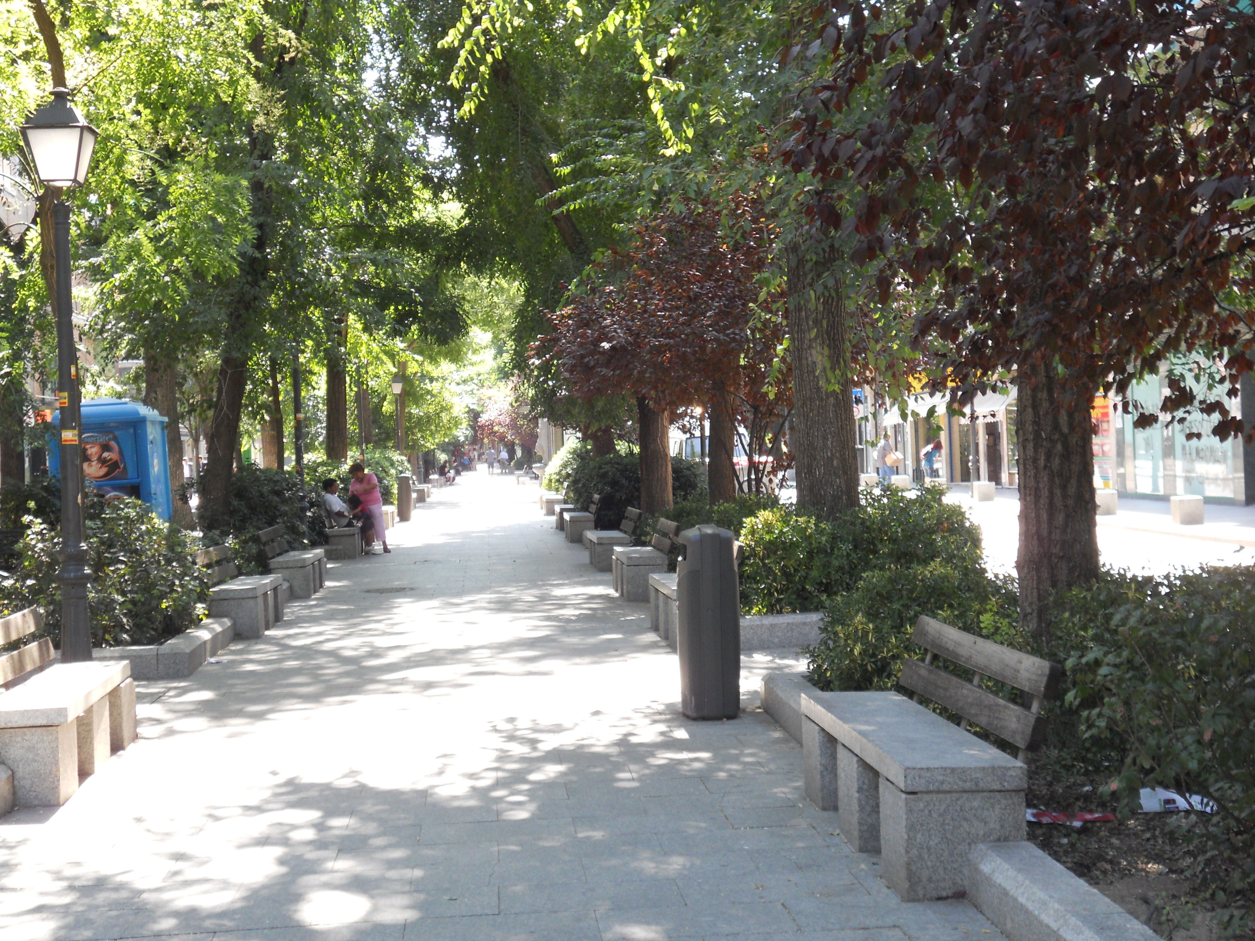 Paseo Alberto Palacios, Villaverde Alto. Paseo Alberto Palacios, Villaverde Alto.