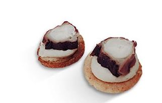 Pulpo con hummus: Productos de MartaPino Postres Pulpo con hummus: Productos de MartaPino Postres