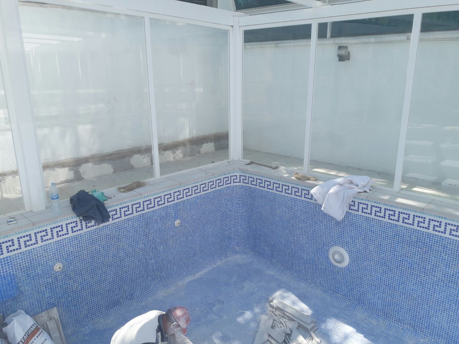 Cerramientos exteriores y arreglos piscinas: Trabajos de Karpex Cerramientos exteriores y arreglos piscinas: Trabajos de Karpex