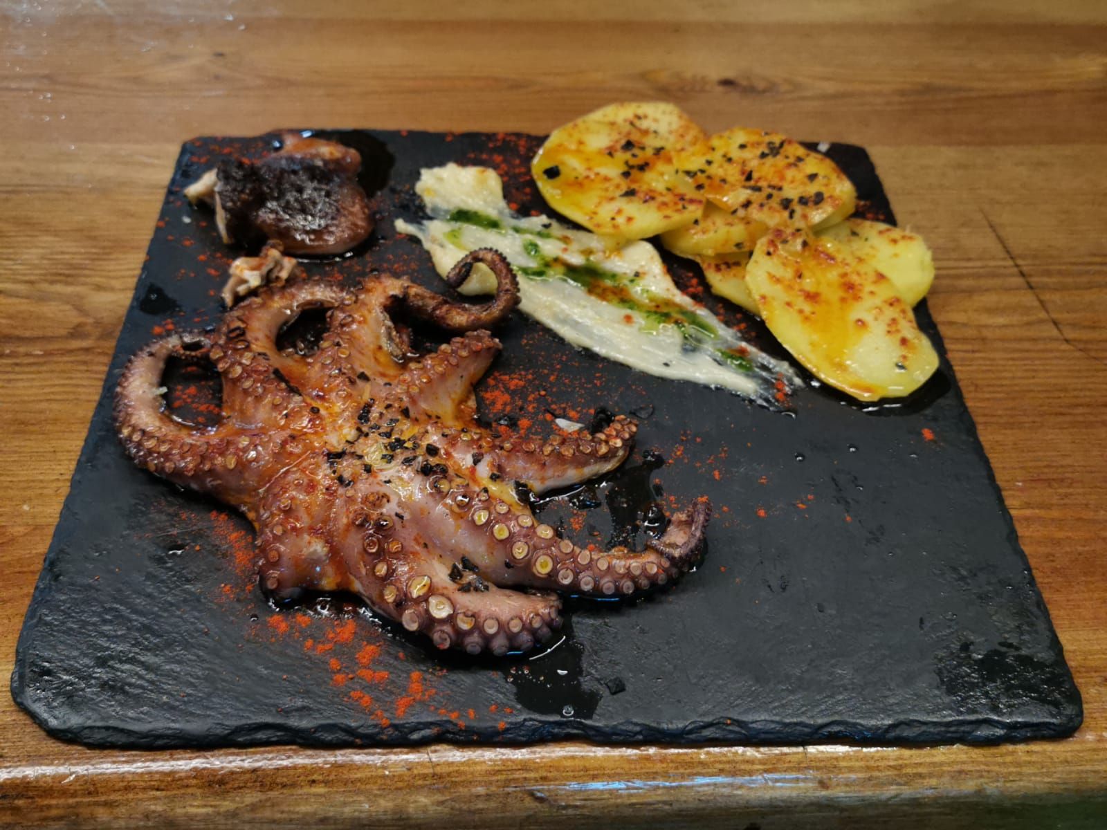 Pescados a la brasa: Carta de Asador Brasería La Vaquilla Pescados a la brasa: Carta de Asador Brasería La Vaquilla