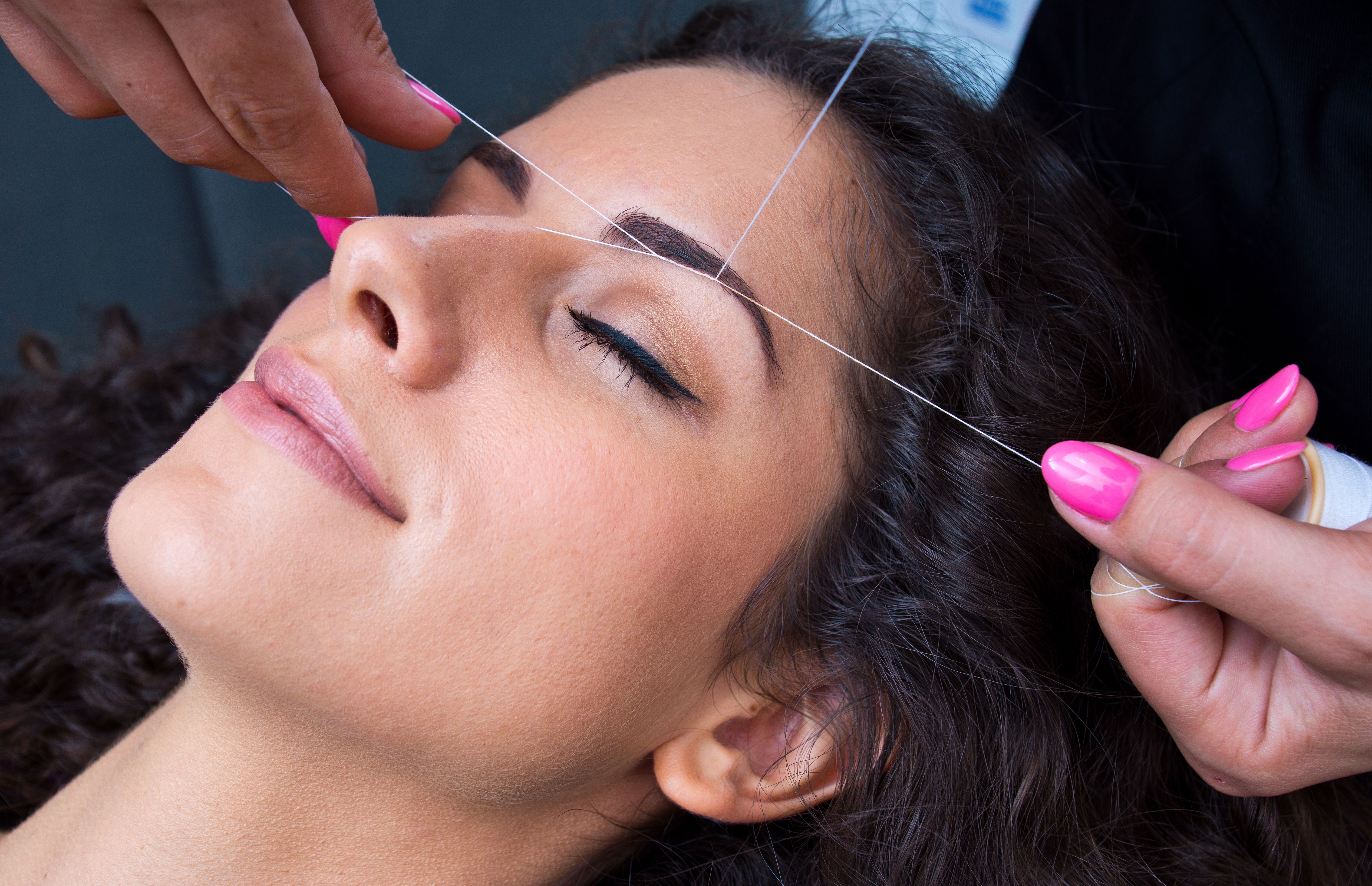 Depilación con hilo: Servicios de Centro de Estética Nuria Hidalgo Depilación con hilo: Servicios de Centro de Estética Nuria Hidalgo