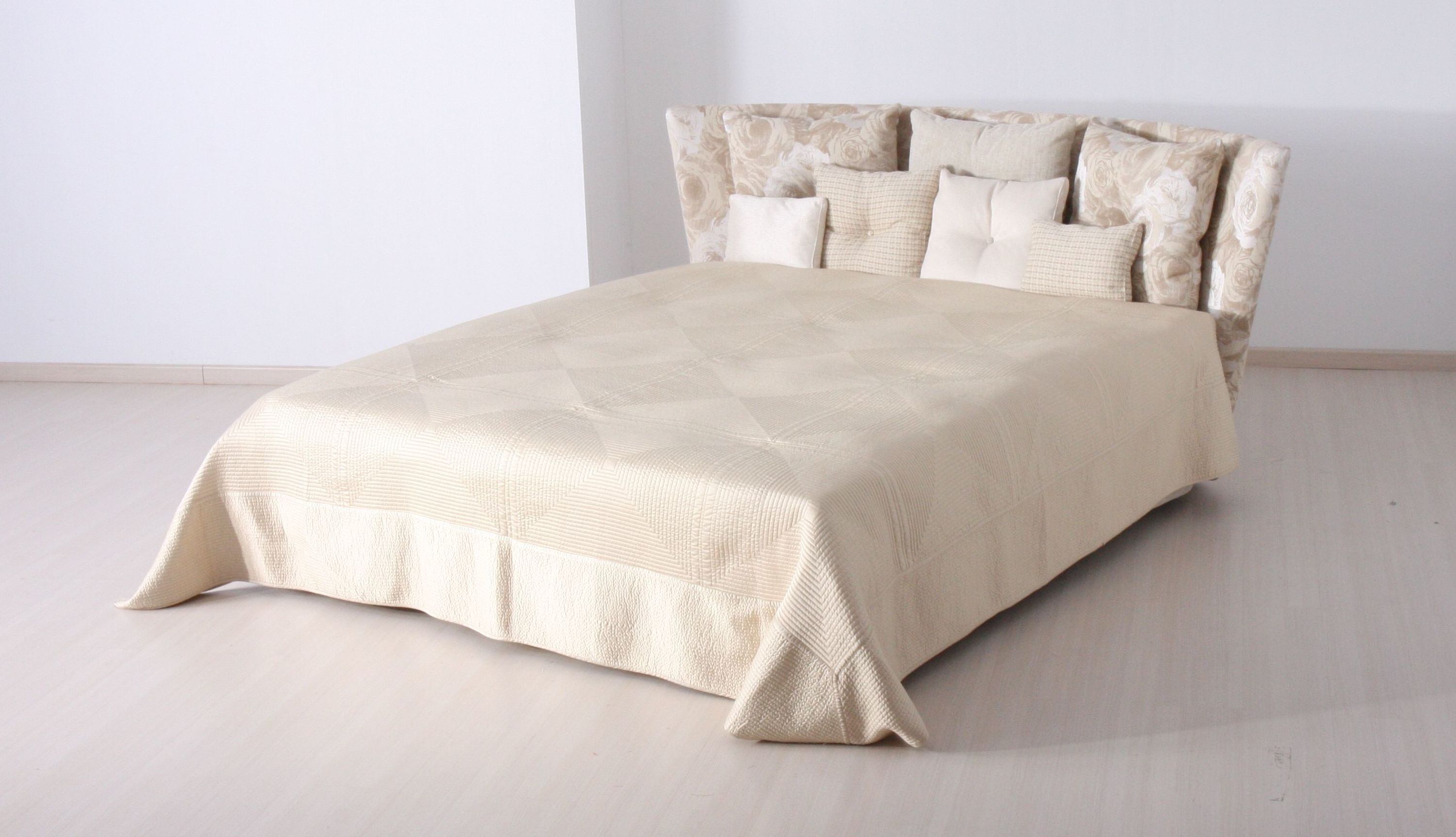 CAMA CASANDRA CAMA CASANDRA