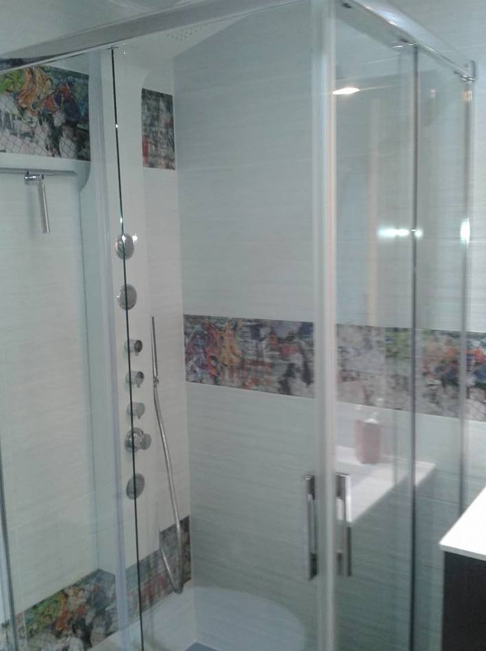 Mamparas de baño: Productos y servicios de Cuines i Portes Vial Mamparas de baño: Productos y servicios de Cuines i Portes Vial