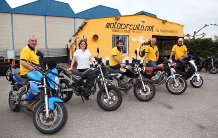 Amplia flota: Permisos y cursos de Motocircuito Amplia flota: Permisos y cursos de Motocircuito