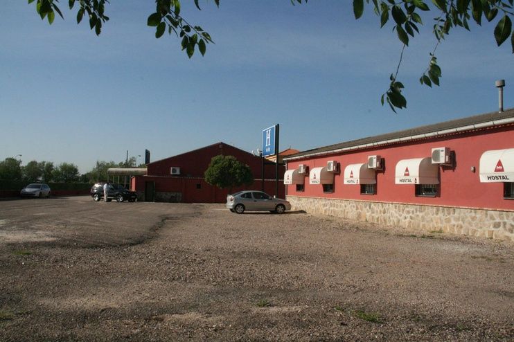 Aparcamiento gratuito: Instalaciones de La Hacienda del Casar Aparcamiento gratuito: Instalaciones de La Hacienda del Casar