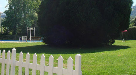 Exteriores: Instalaciones de Hotel Baztán Exteriores: Instalaciones de Hotel Baztán