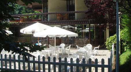 Exteriores: Instalaciones de Hotel Baztán Exteriores: Instalaciones de Hotel Baztán