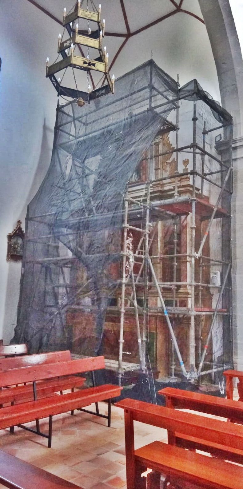 Andamio tubular para restauración de retablo. Interior iglesia San Francisco. Santa cruz de Tenerife.