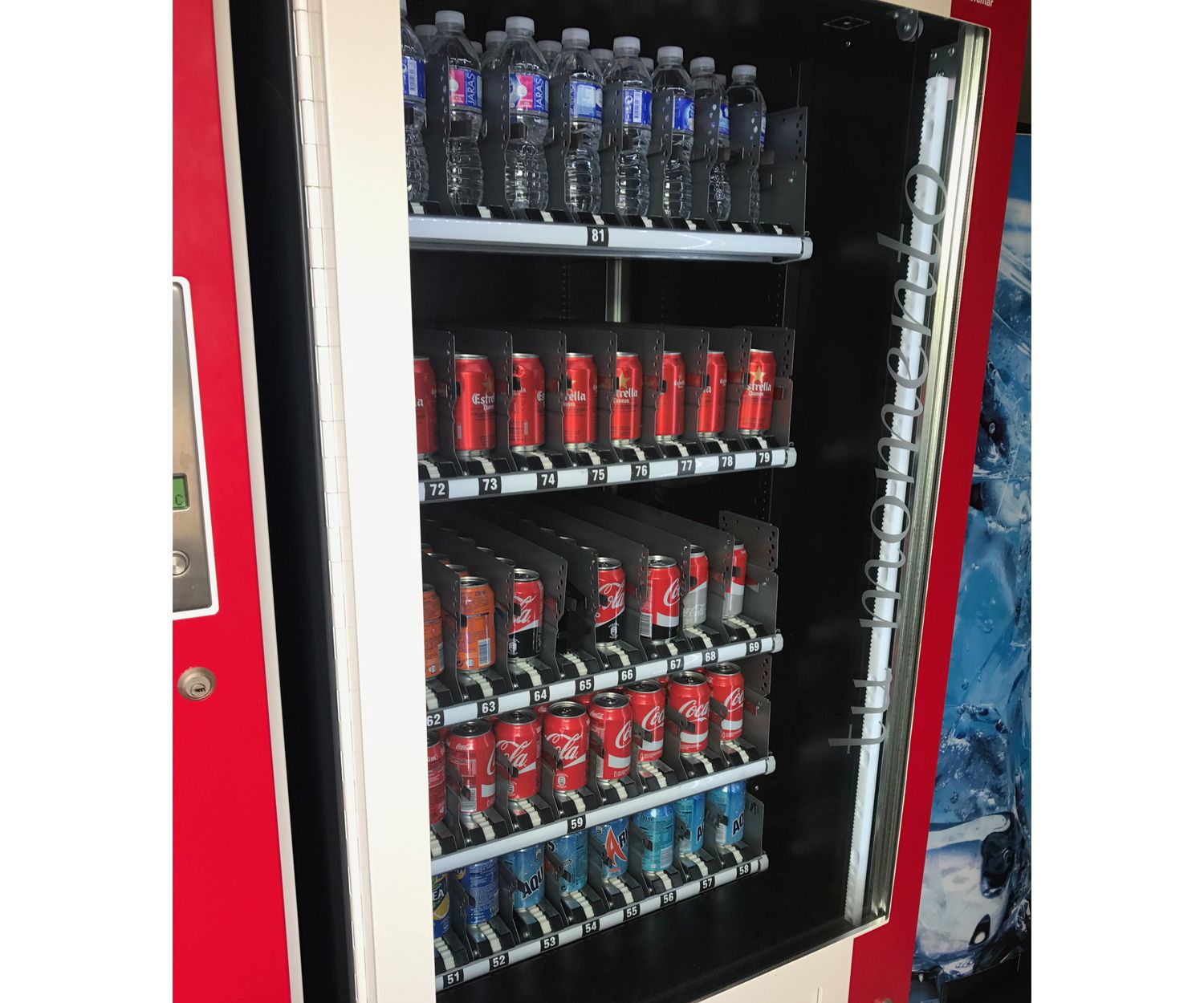 Máquinas expendedoras de bebidas de nuestro parking en Paterna