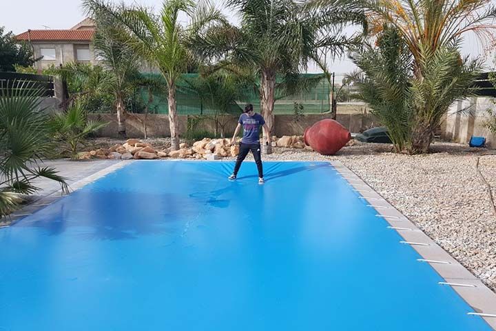 Cubiertas para piscinas: Servicios de Toldos Monreal Cubiertas para piscinas: Servicios de Toldos Monreal