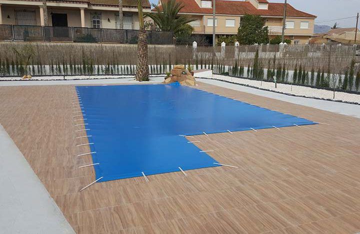 Cubiertas para piscinas: Servicios de Toldos Monreal Cubiertas para piscinas: Servicios de Toldos Monreal