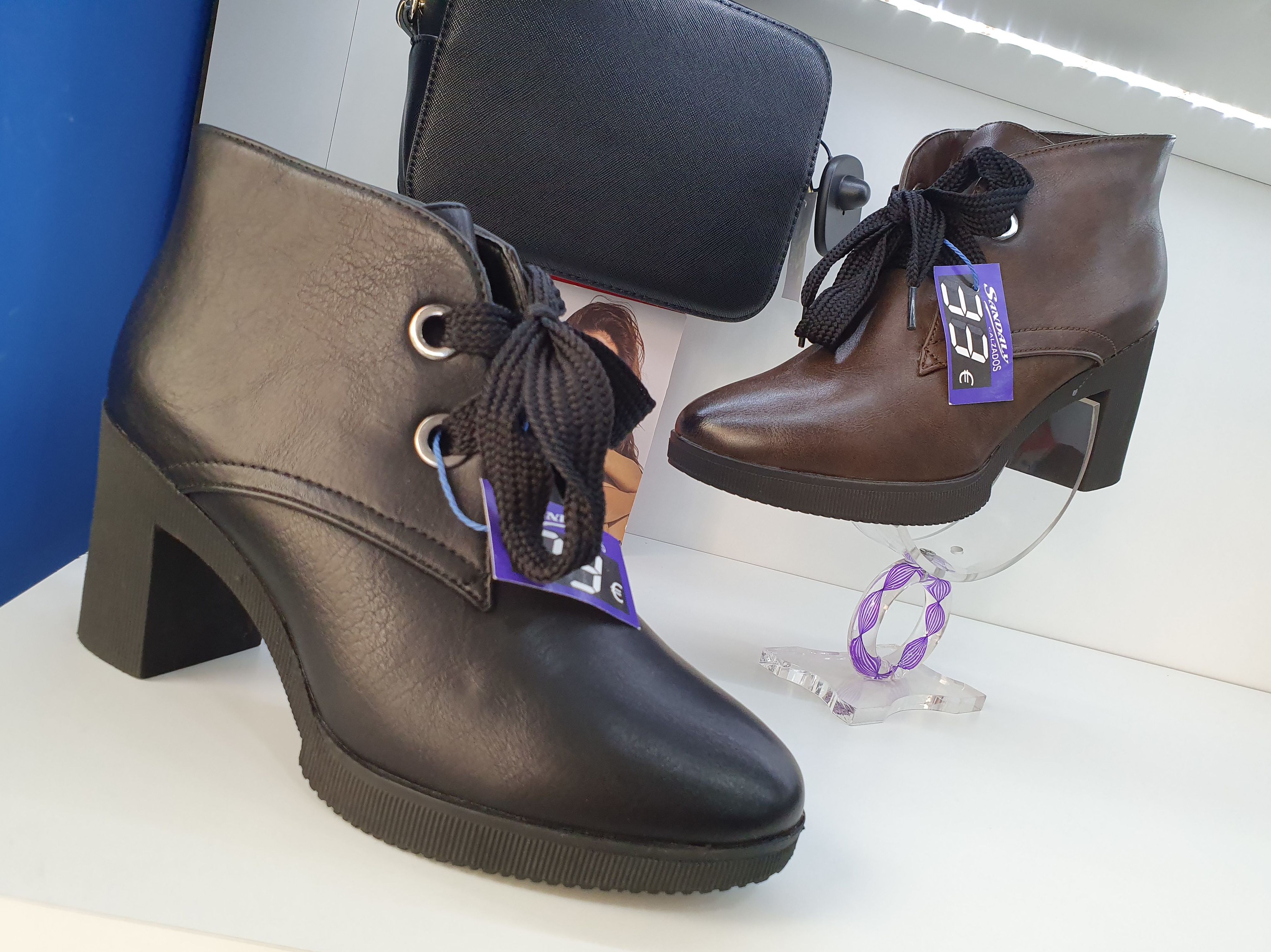 Botin tacon plataforma comoda: Zapatería de Calzados Sandaly Botin tacon plataforma comoda: Zapatería de Calzados Sandaly