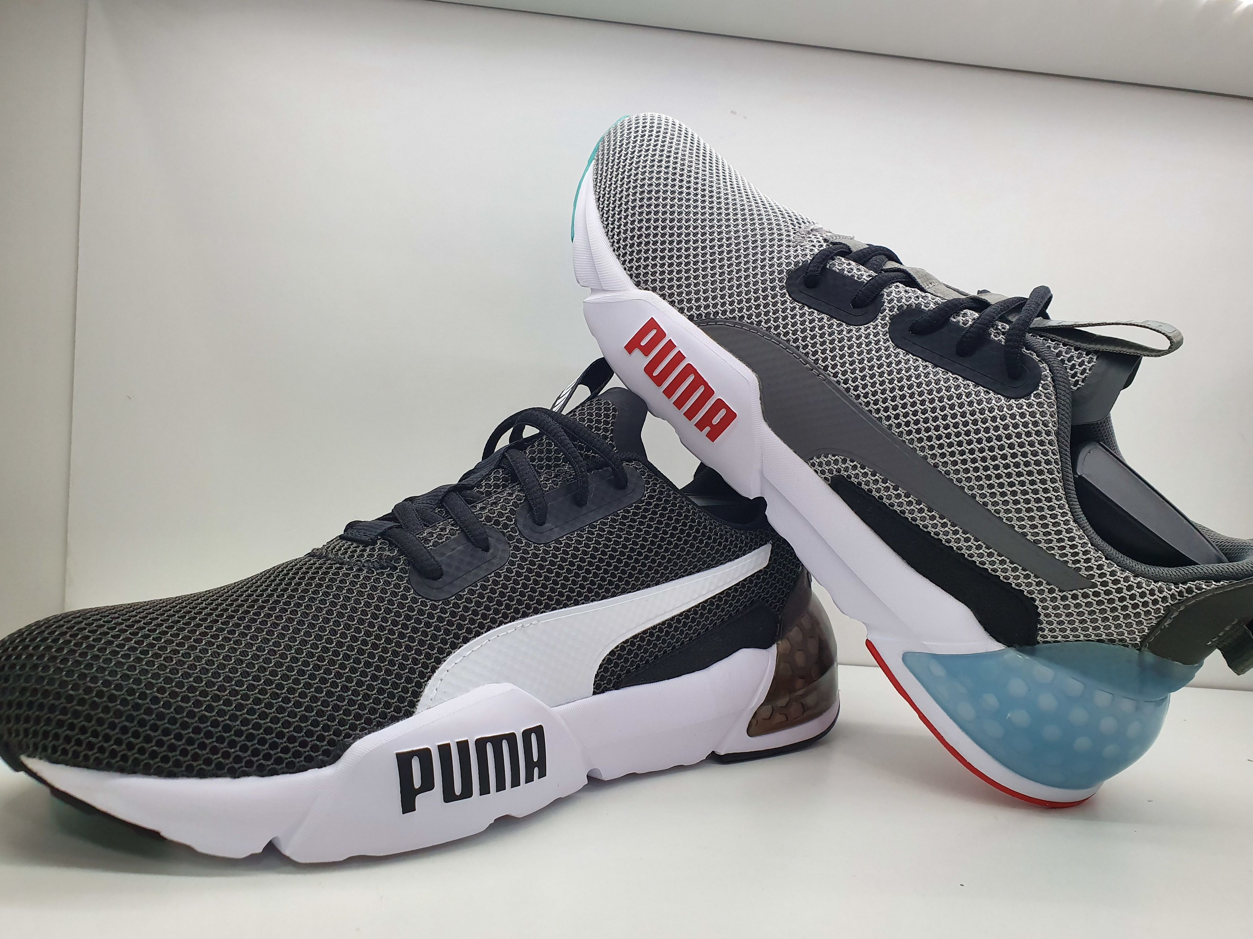 Puma cell phase: Zapatería de Calzados Sandaly Puma cell phase: Zapatería de Calzados Sandaly