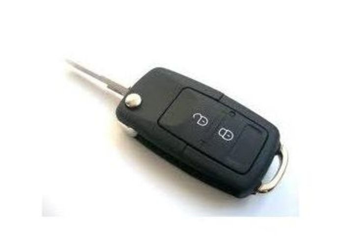 Llave de coche marca Wolkswagen con mando: Productos de Zapatería Ideal Alcobendas Llave de coche marca Wolkswagen con mando: Productos de Zapatería Ideal Alcobendas